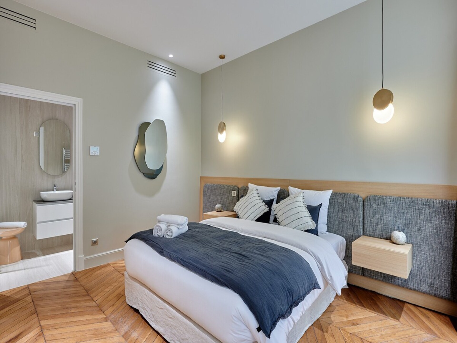 Luxe 3-slaapkamer appartement met airco in hartje Parijs, vlakbij Place de Clichy - foto 3