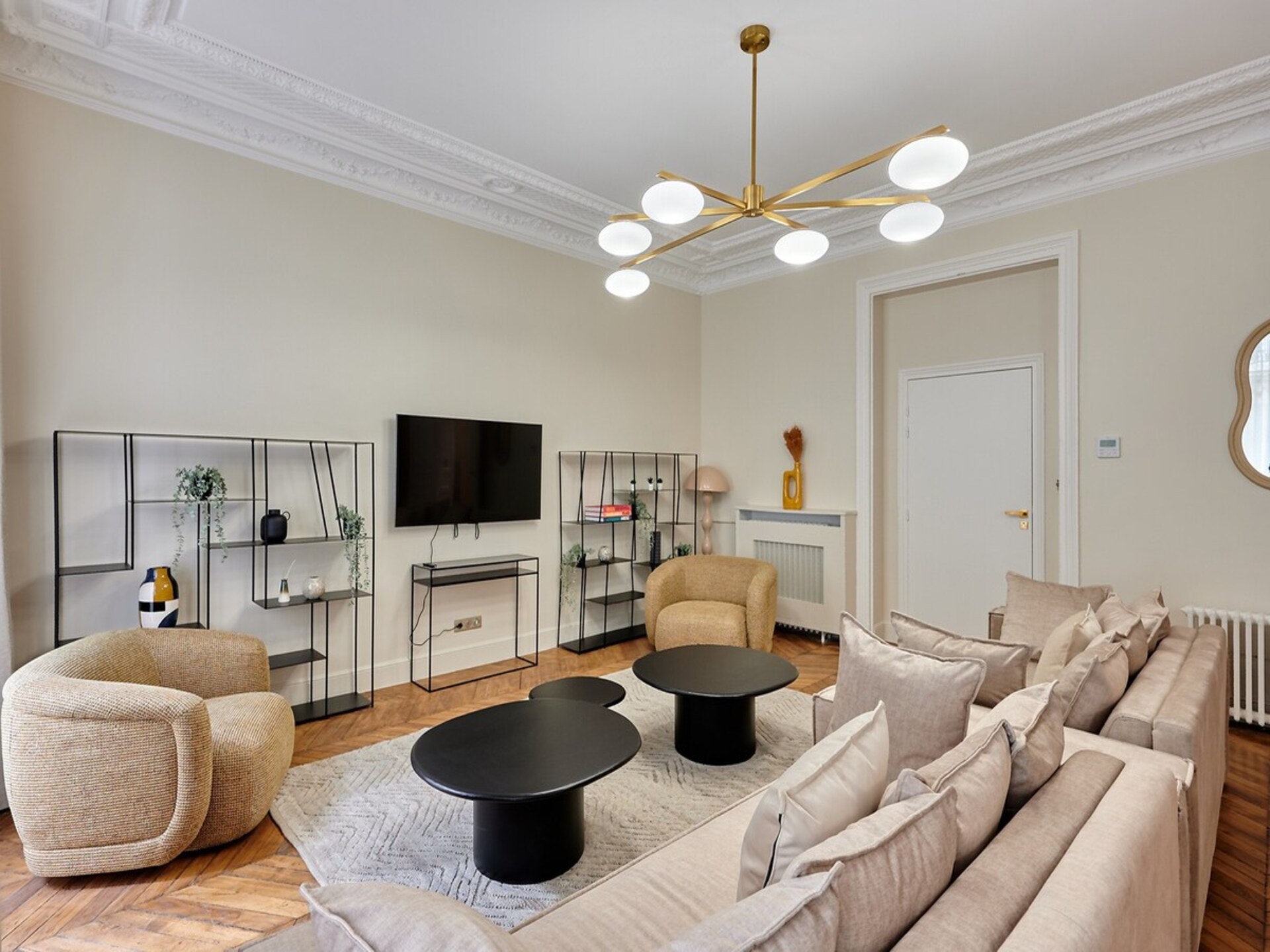 Luxe 3-slaapkamer appartement met airco in hartje Parijs, vlakbij Place de Clichy - foto 17