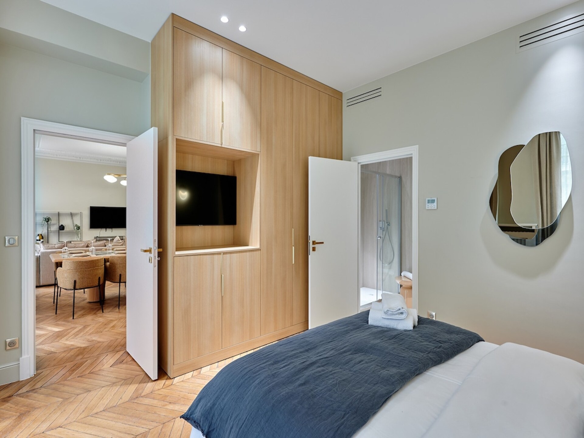 Luxe 3-slaapkamer appartement met airco in hartje Parijs, vlakbij Place de Clichy - foto 22
