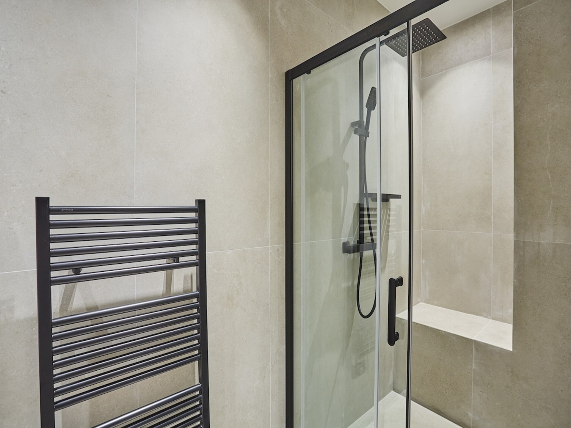 Gerenoveerd appartement aan de voet van de Sacré Coeur, Parijs - foto 5