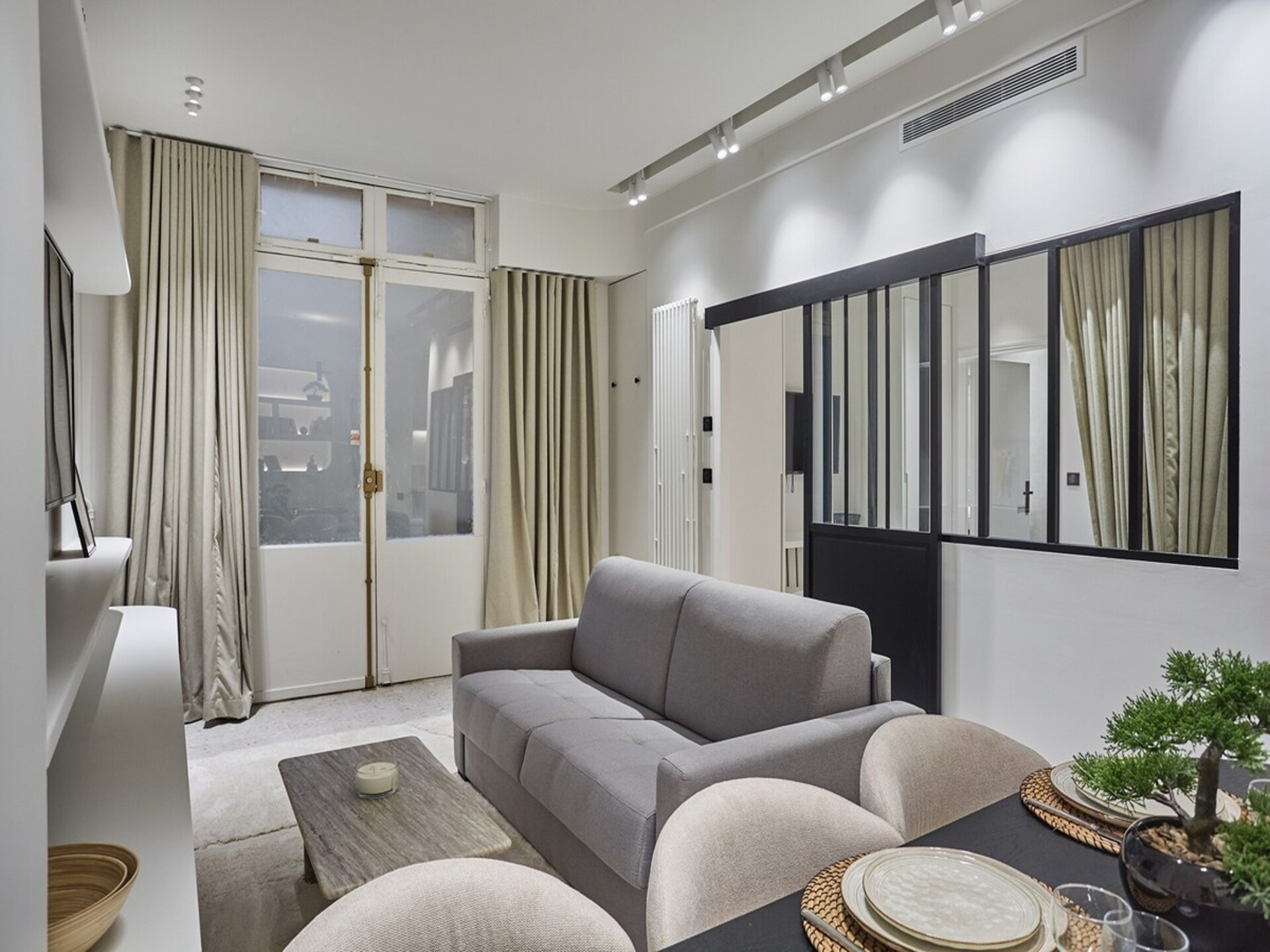 Gerenoveerd appartement aan de voet van de Sacré Coeur, Parijs - foto 9