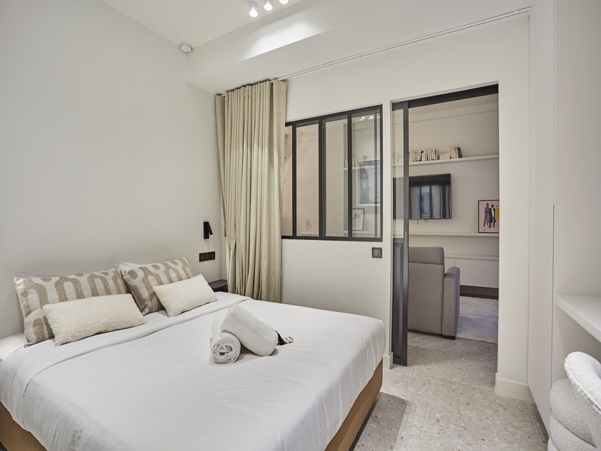 Gerenoveerd appartement aan de voet van de Sacré Coeur, Parijs - foto 18
