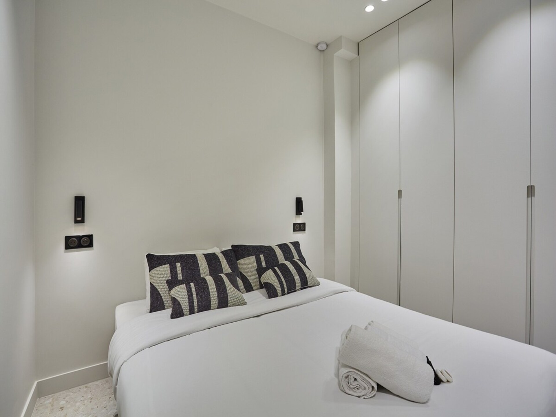 Gerenoveerd appartement aan de voet van de Sacré Coeur, Parijs - foto 23