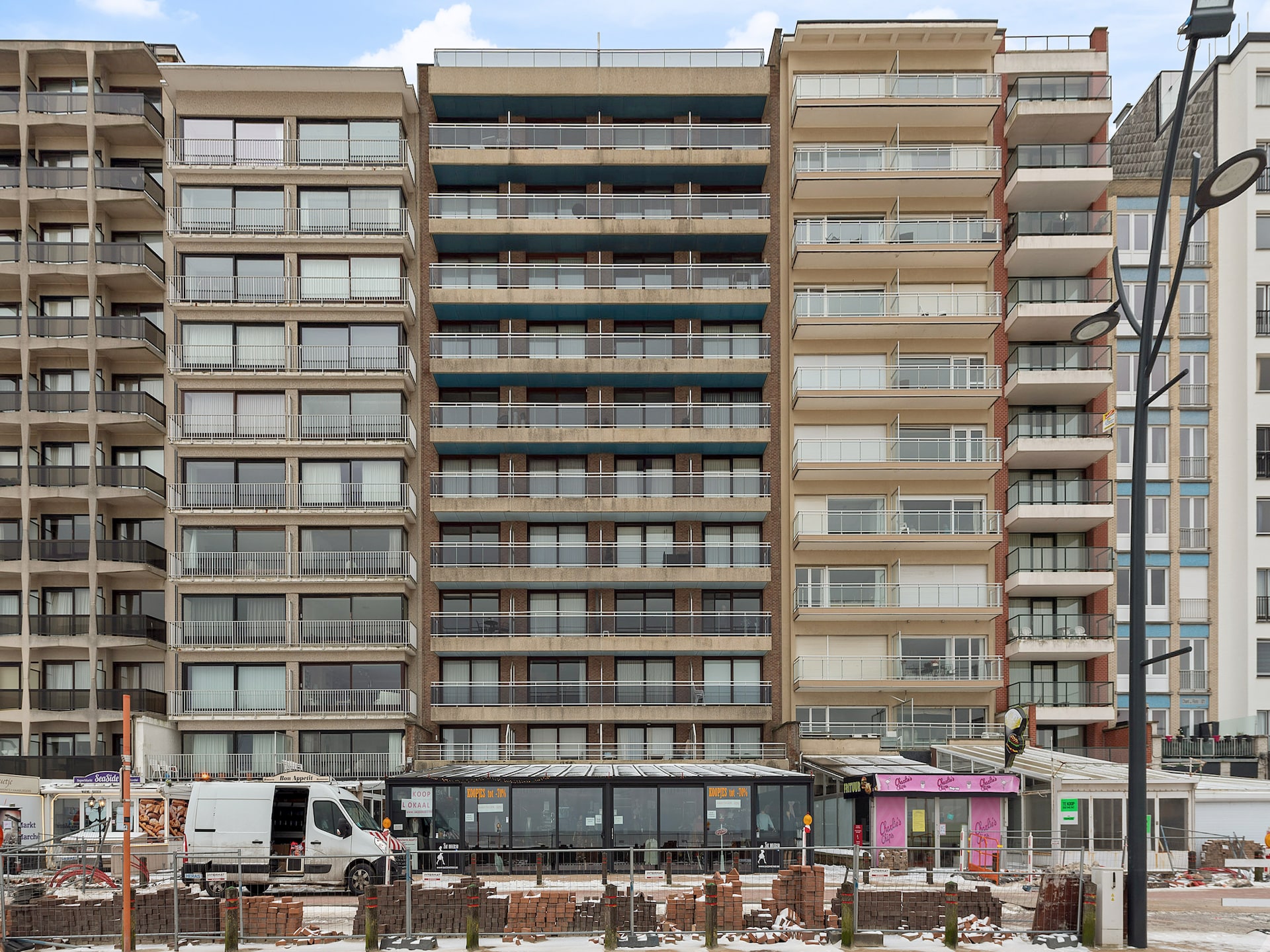 Ruim appartement met zeezicht aan de dijk in Blankenberge - foto 1