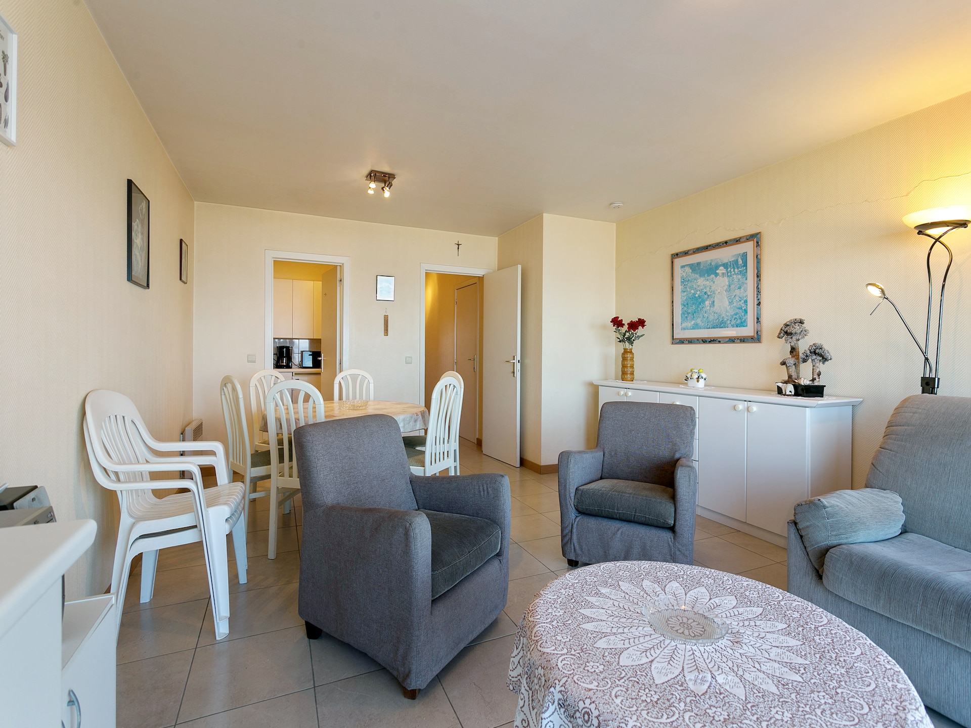 Ruim appartement met zeezicht aan de dijk in Blankenberge - foto 2