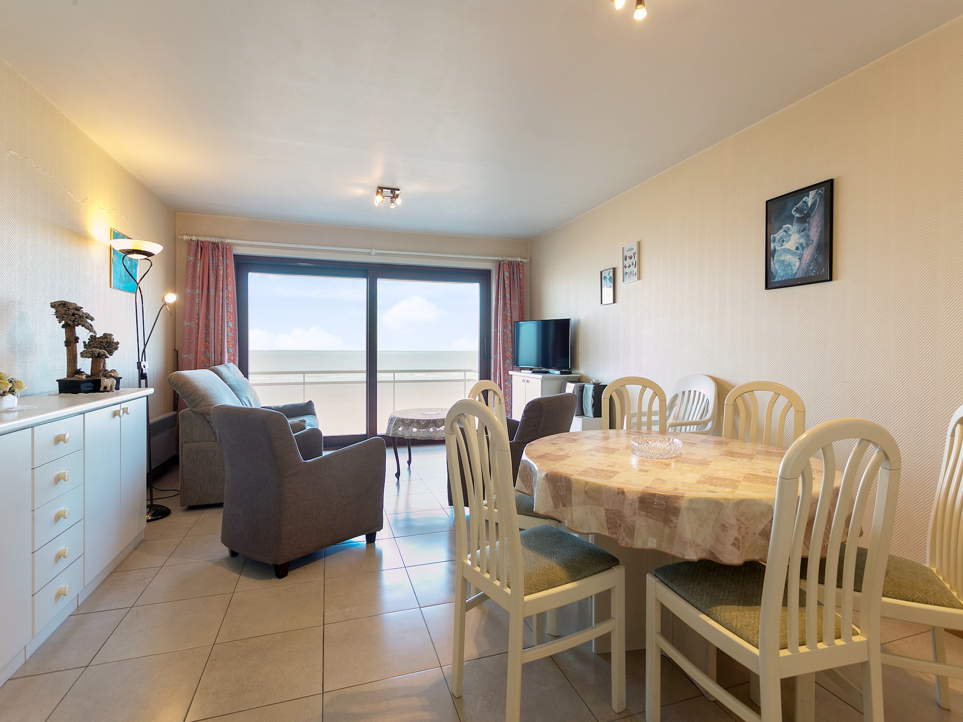 Ruim appartement met zeezicht aan de dijk in Blankenberge - foto 3