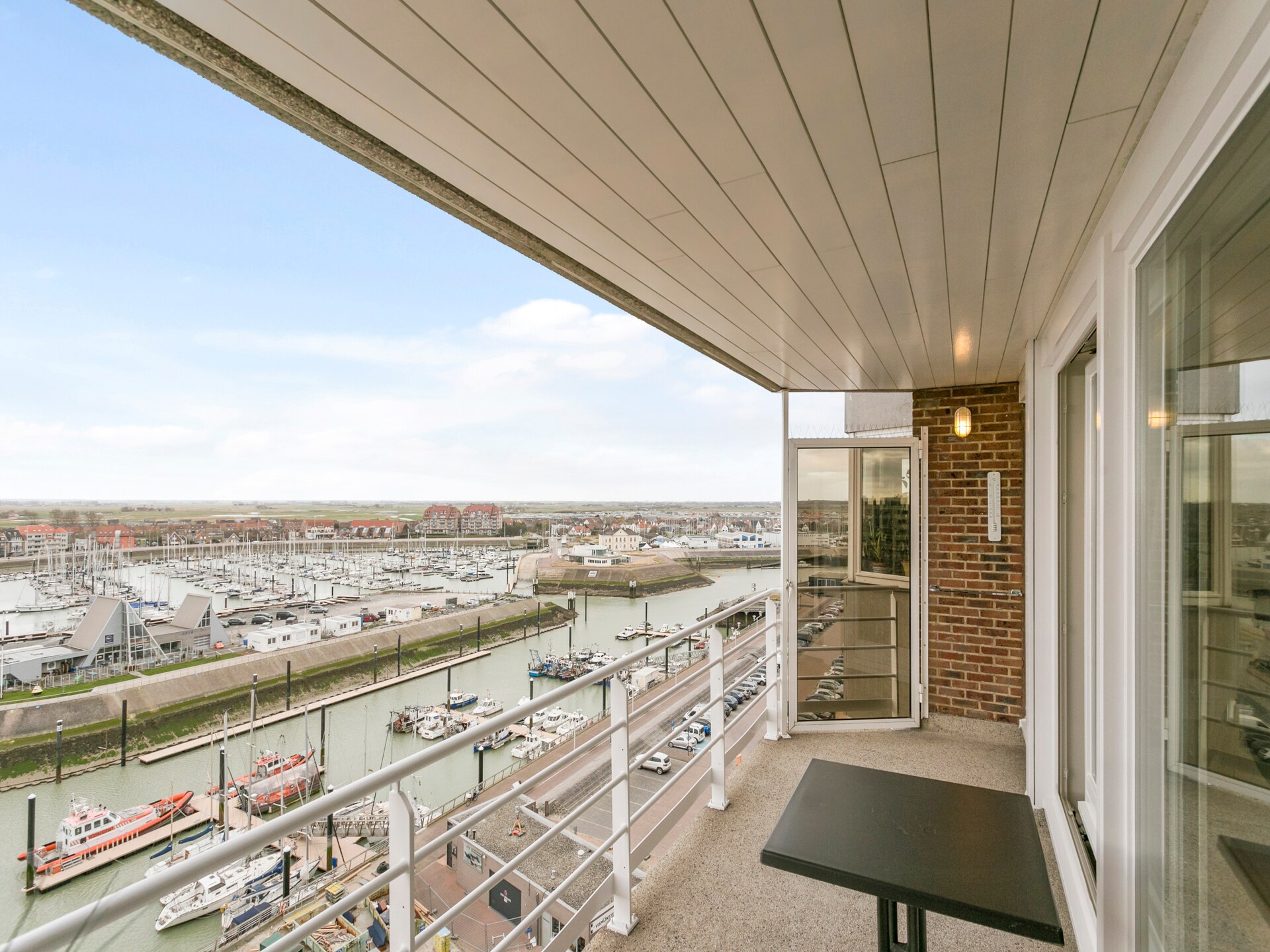 Ruim appartement met zonnig terras en uitzicht op de jachthaven van Blankenberge - foto 16
