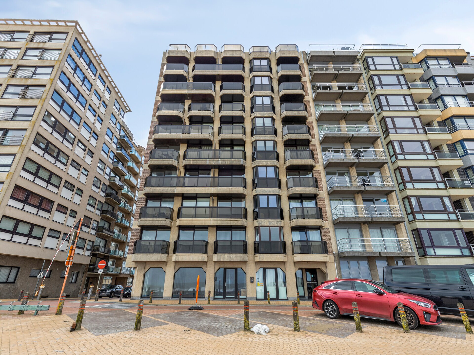 Stijlvol gerenoveerd appartement aan de Zeedijk in Blankenberge - foto 7
