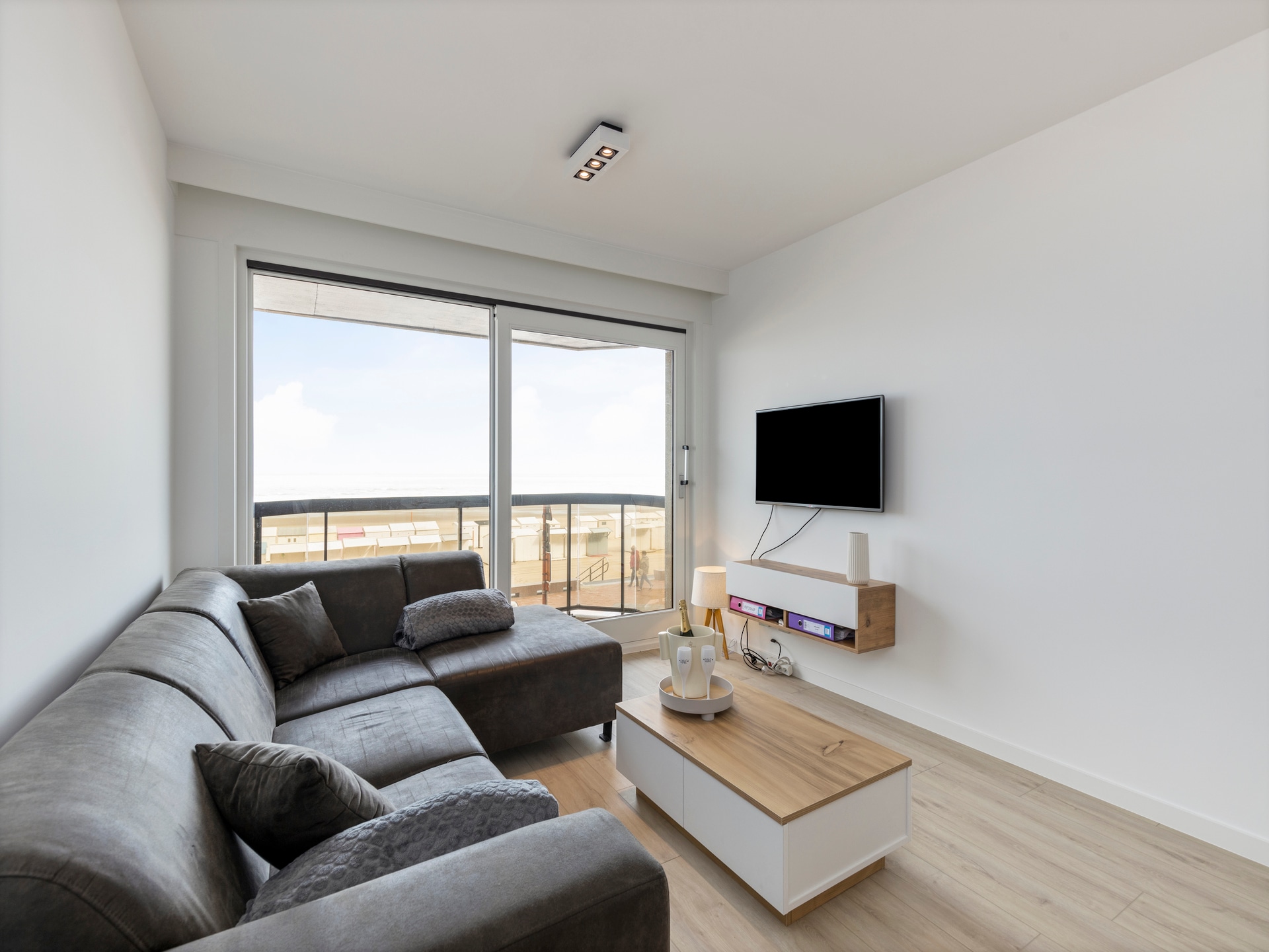 Stijlvol gerenoveerd appartement aan de Zeedijk in Blankenberge - foto 10