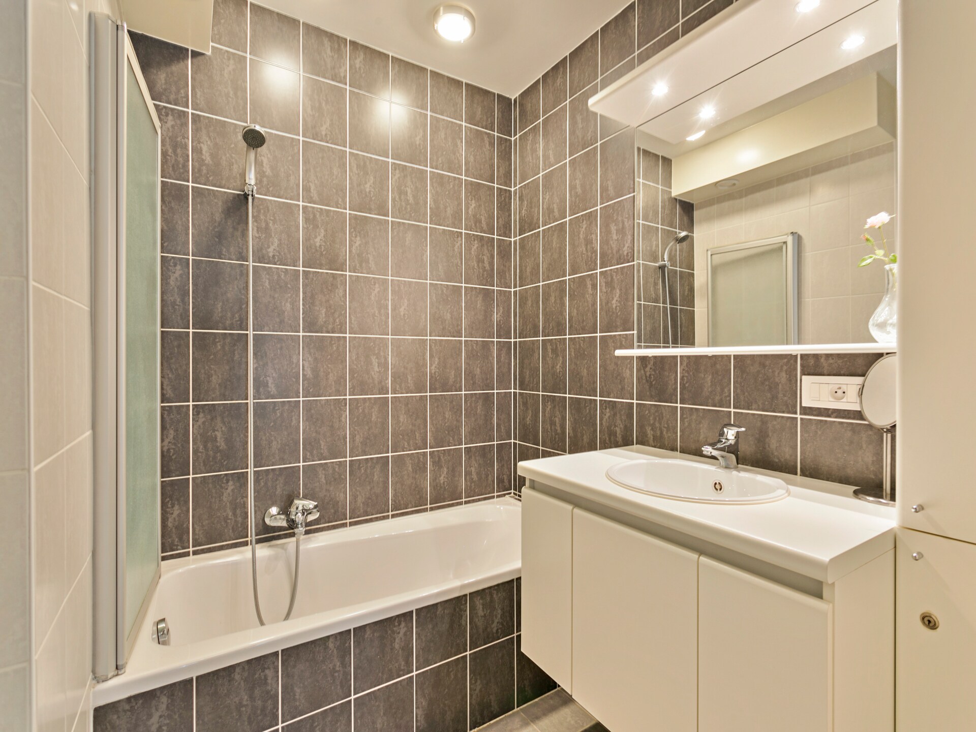Modern appartement aan zee met panoramisch uitzicht in Blankenberge - foto 12