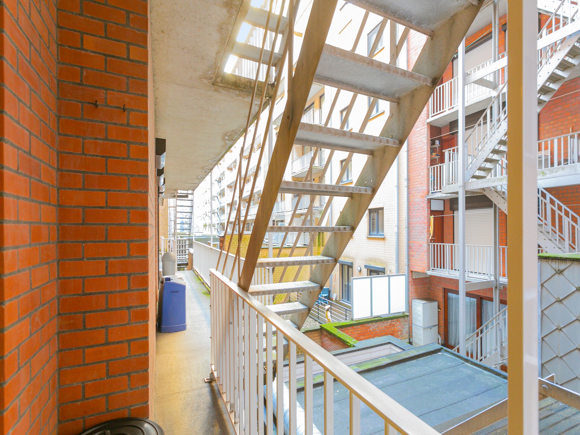 Licht appartement met 2 terrassen op 12 km van zee in Blankenberge - foto 17