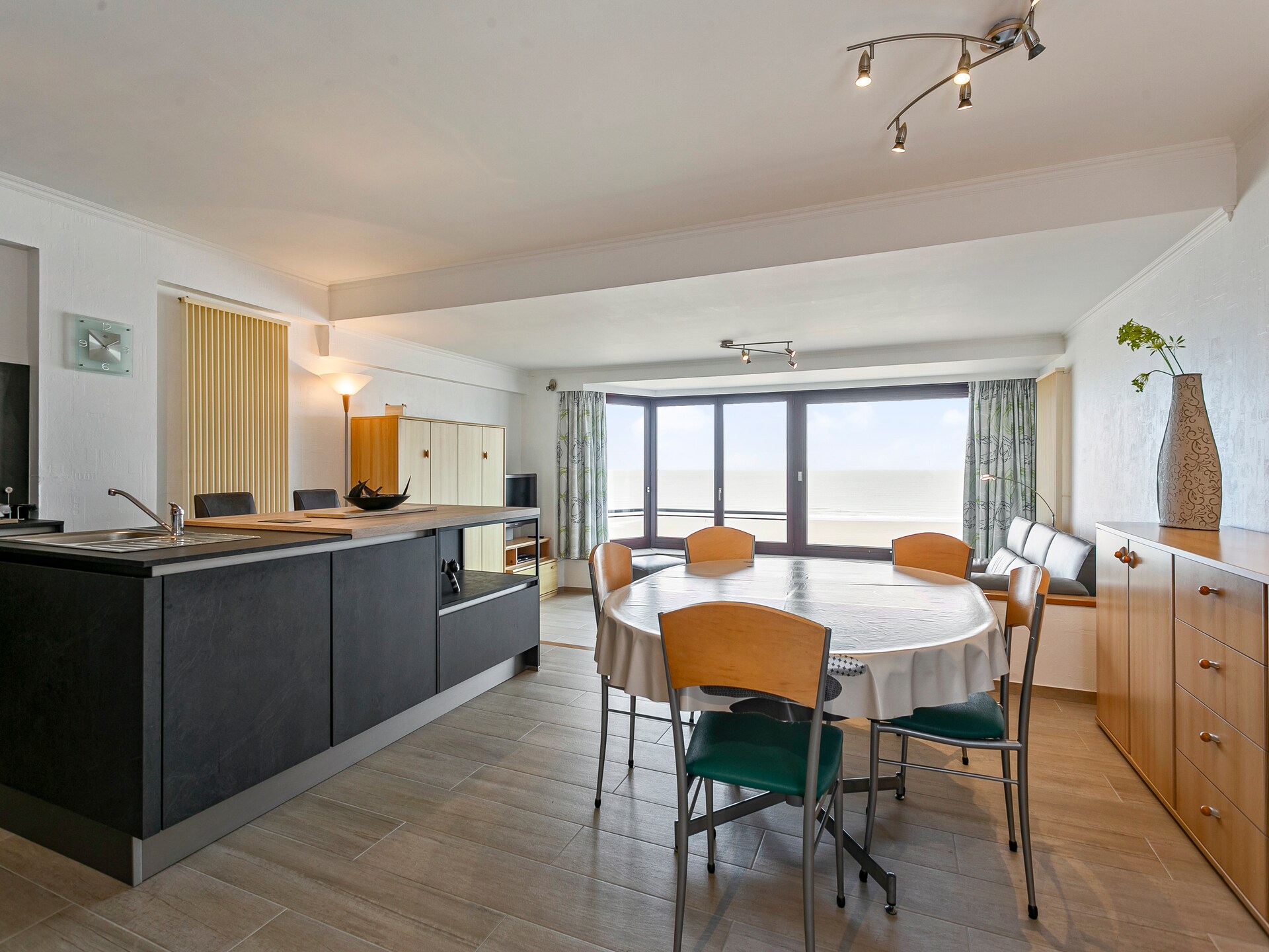 Ruim appartement voor 6 personen vlakbij de zee in Blankenberge - foto 2