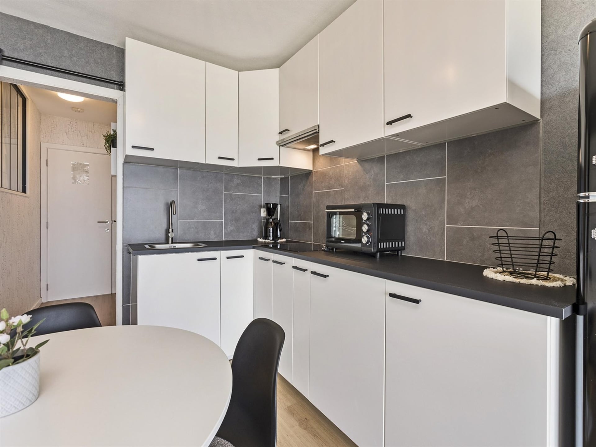 Modern industrieel appartement met zeezicht in Blankenberge - foto 3