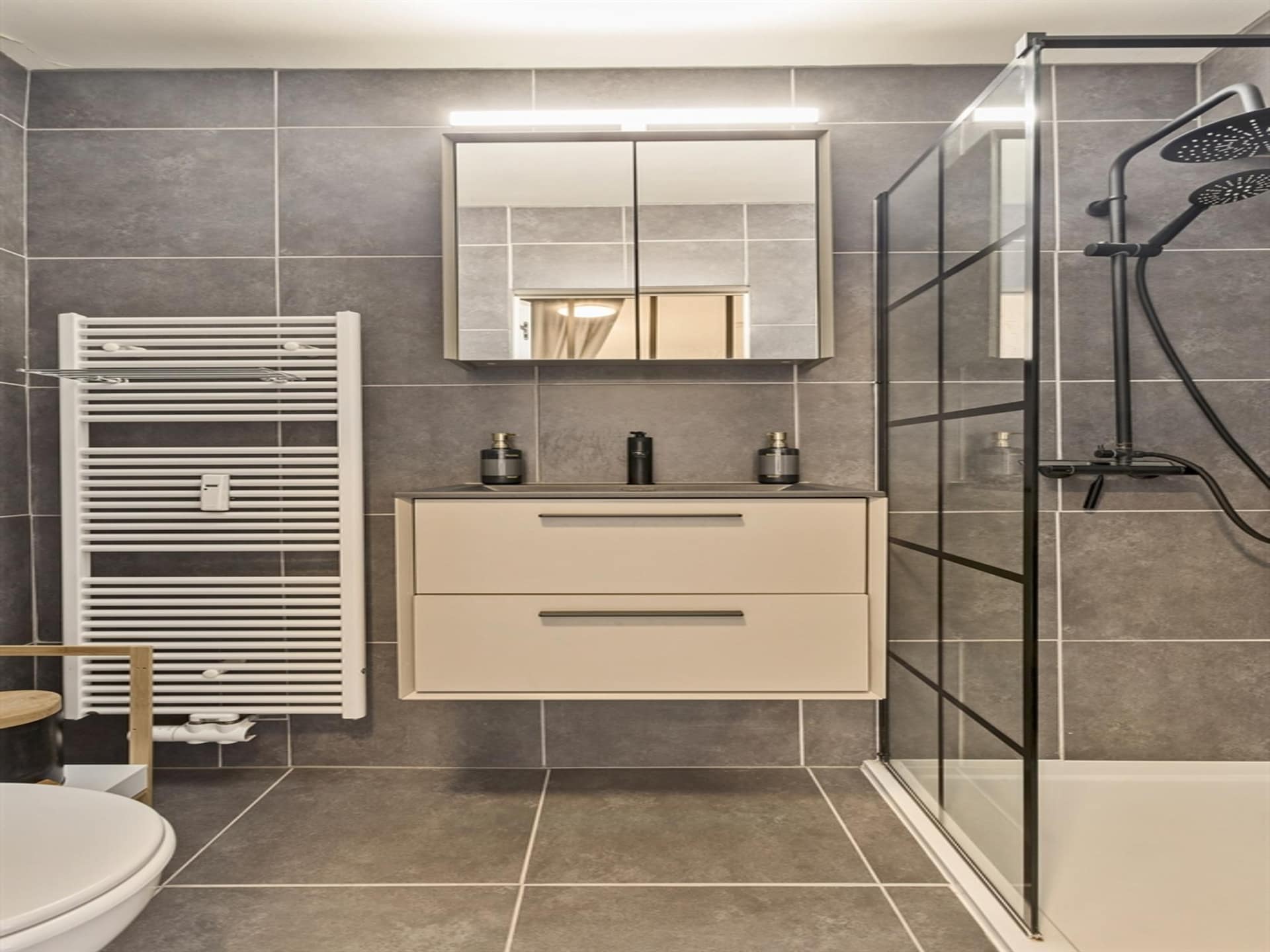 Modern industrieel appartement met zeezicht in Blankenberge - foto 18