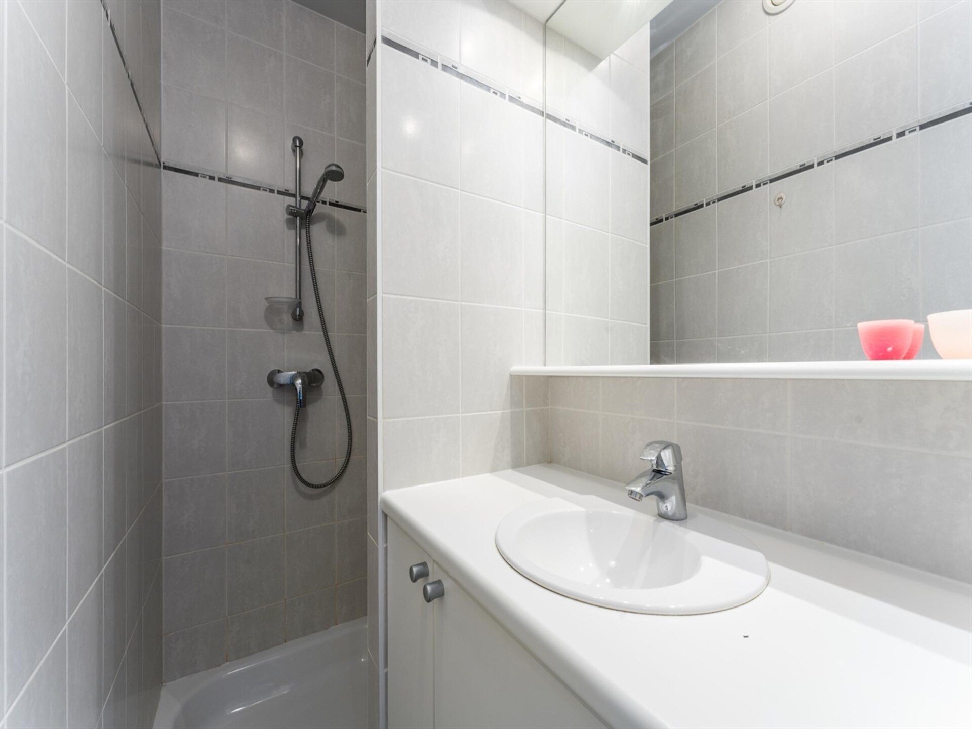Licht modern appartement met 2 badkamers vlakbij zee in Blankenberge - foto 17