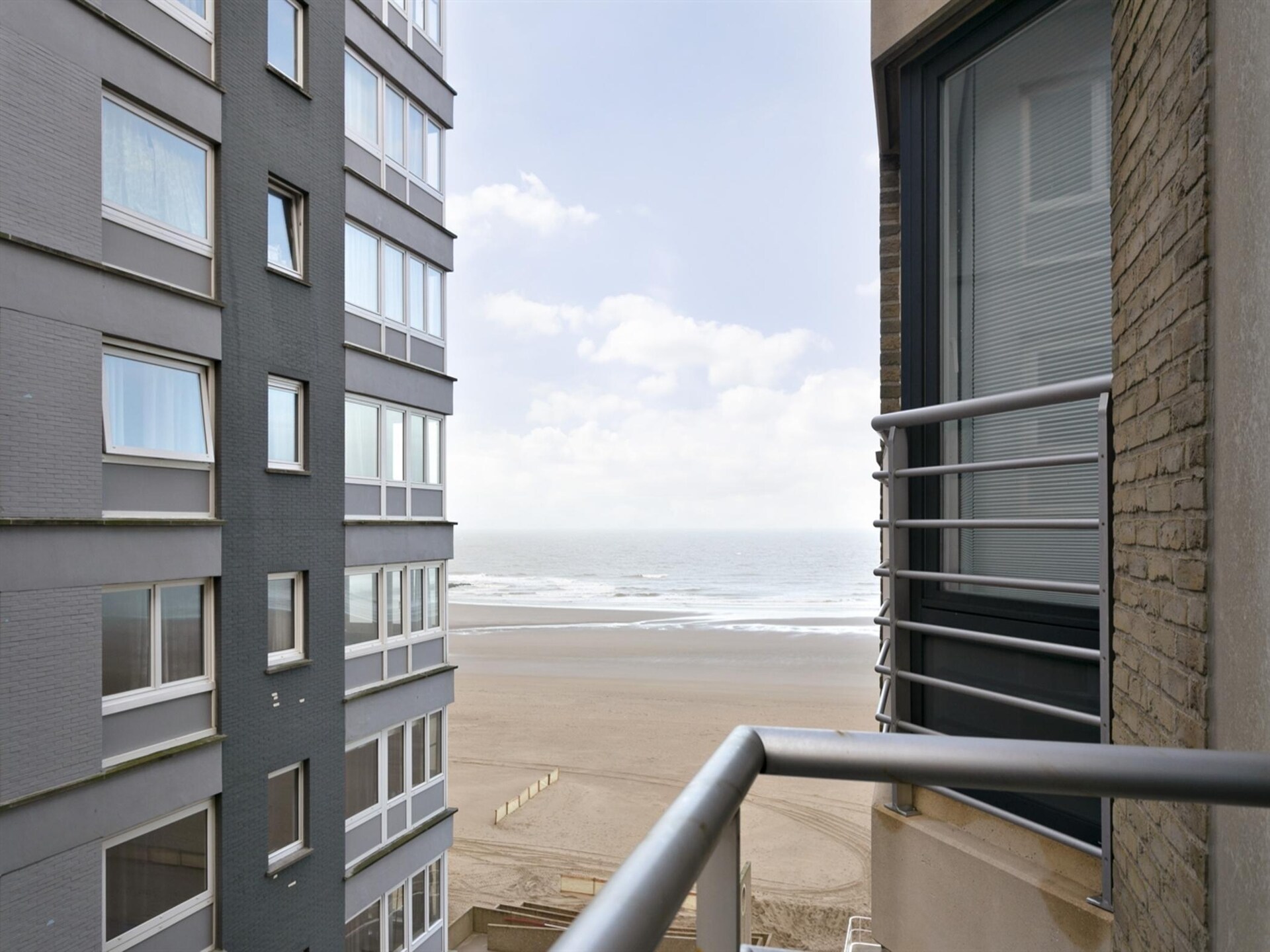 Licht modern appartement met 2 badkamers vlakbij zee in Blankenberge - foto 20