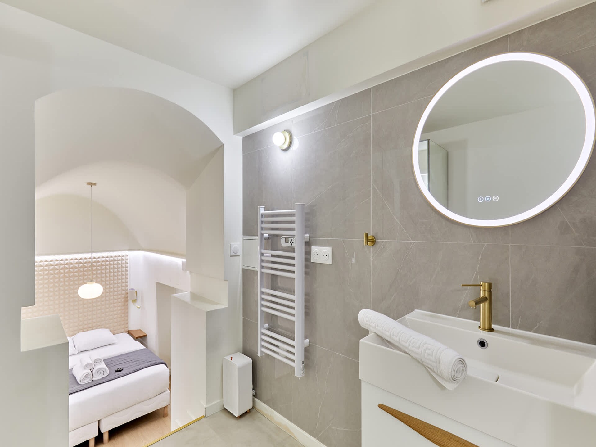Licht appartement met 2 slaapkamers in de bruisende Marais, 100 m² - foto 7
