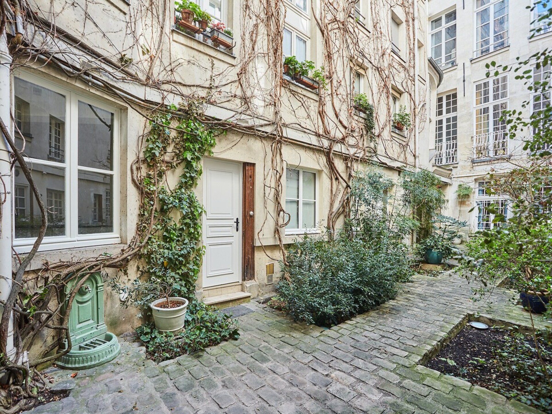 Licht appartement met 2 slaapkamers in de bruisende Marais, 100 m² - foto 22