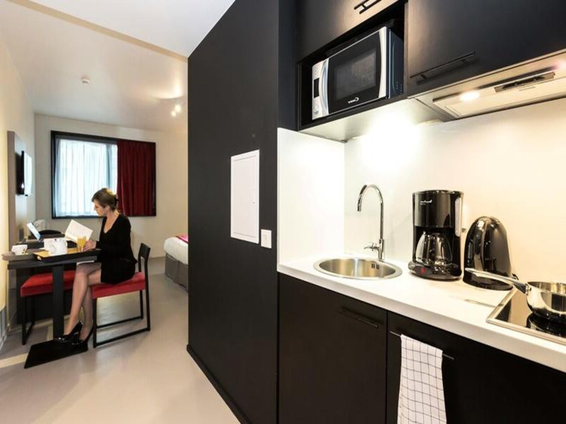 Compacte studio voor 2 in het 17e arrondissement, vlakbij metro Porte de Saint-Ouen - foto 15