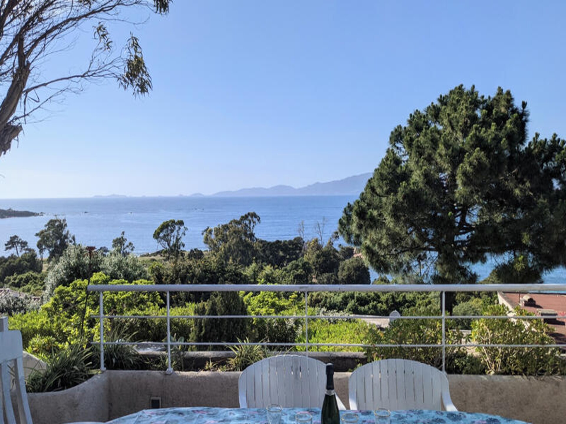 Ruime villa met zeezicht op 300m van strand bij Ajaccio - foto 12