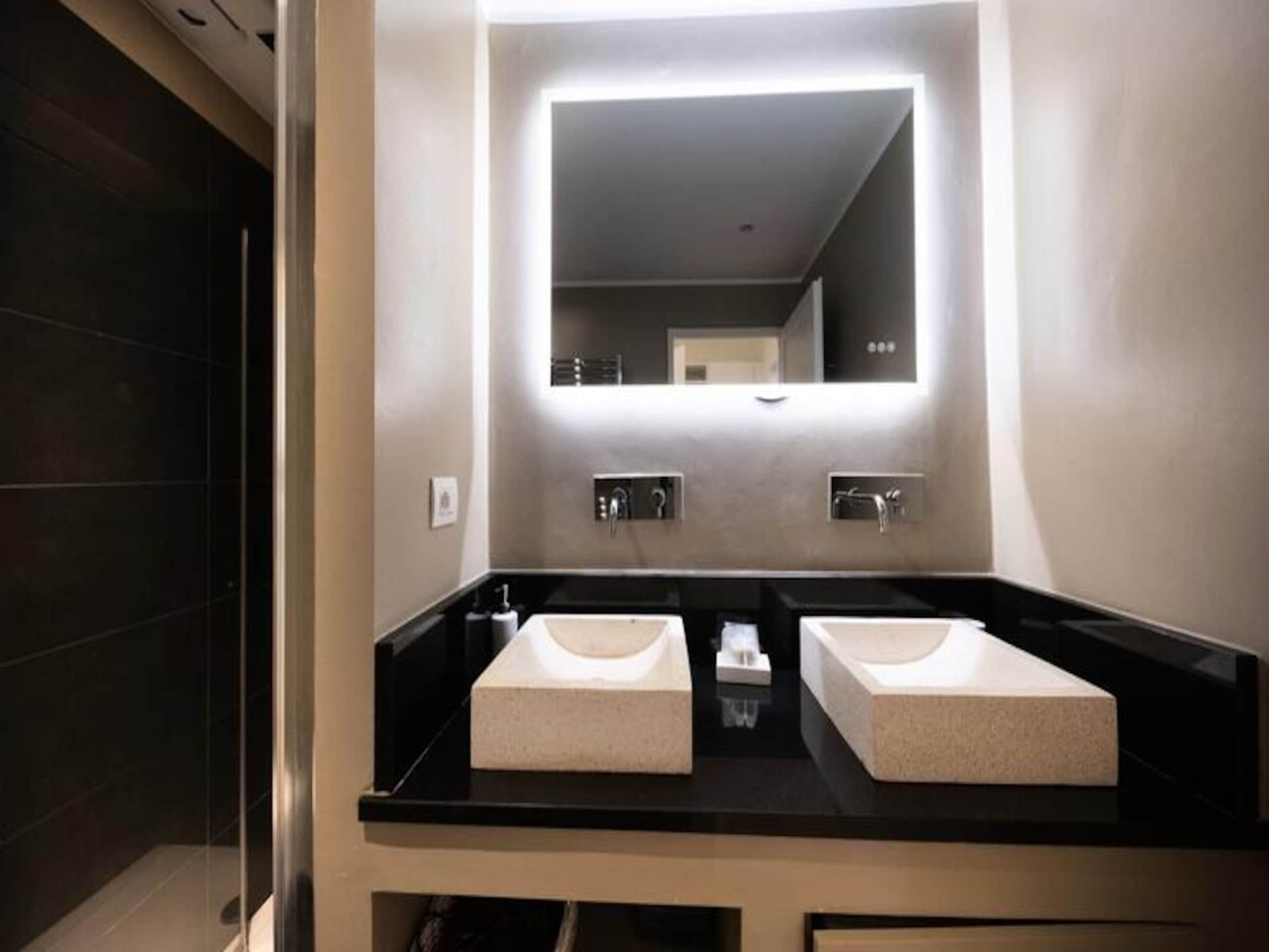 Charmant appartement in hartje Oud Nice met uitzicht op kathedraal - foto 25