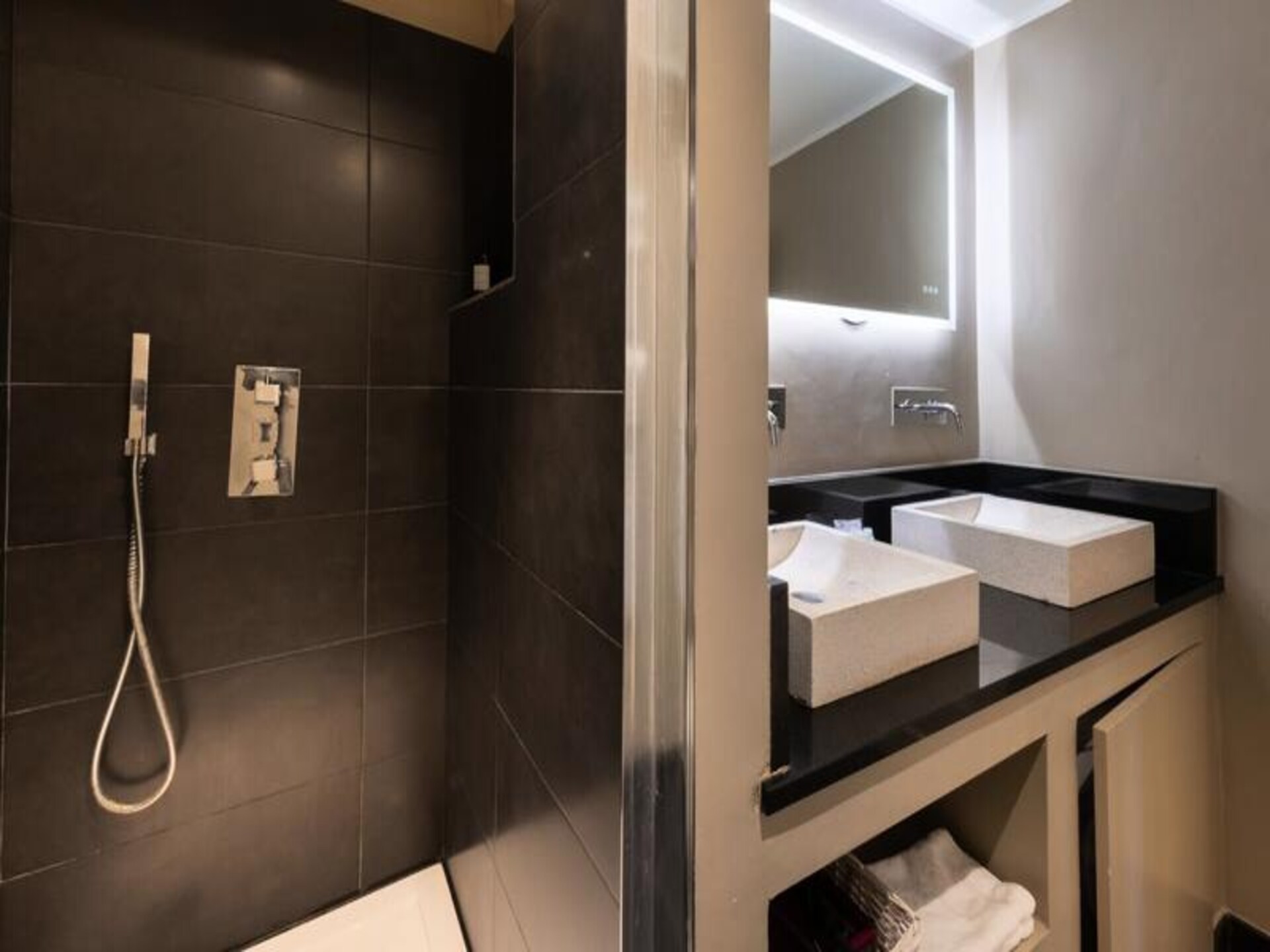 Charmant appartement in hartje Oud Nice met uitzicht op kathedraal - foto 36