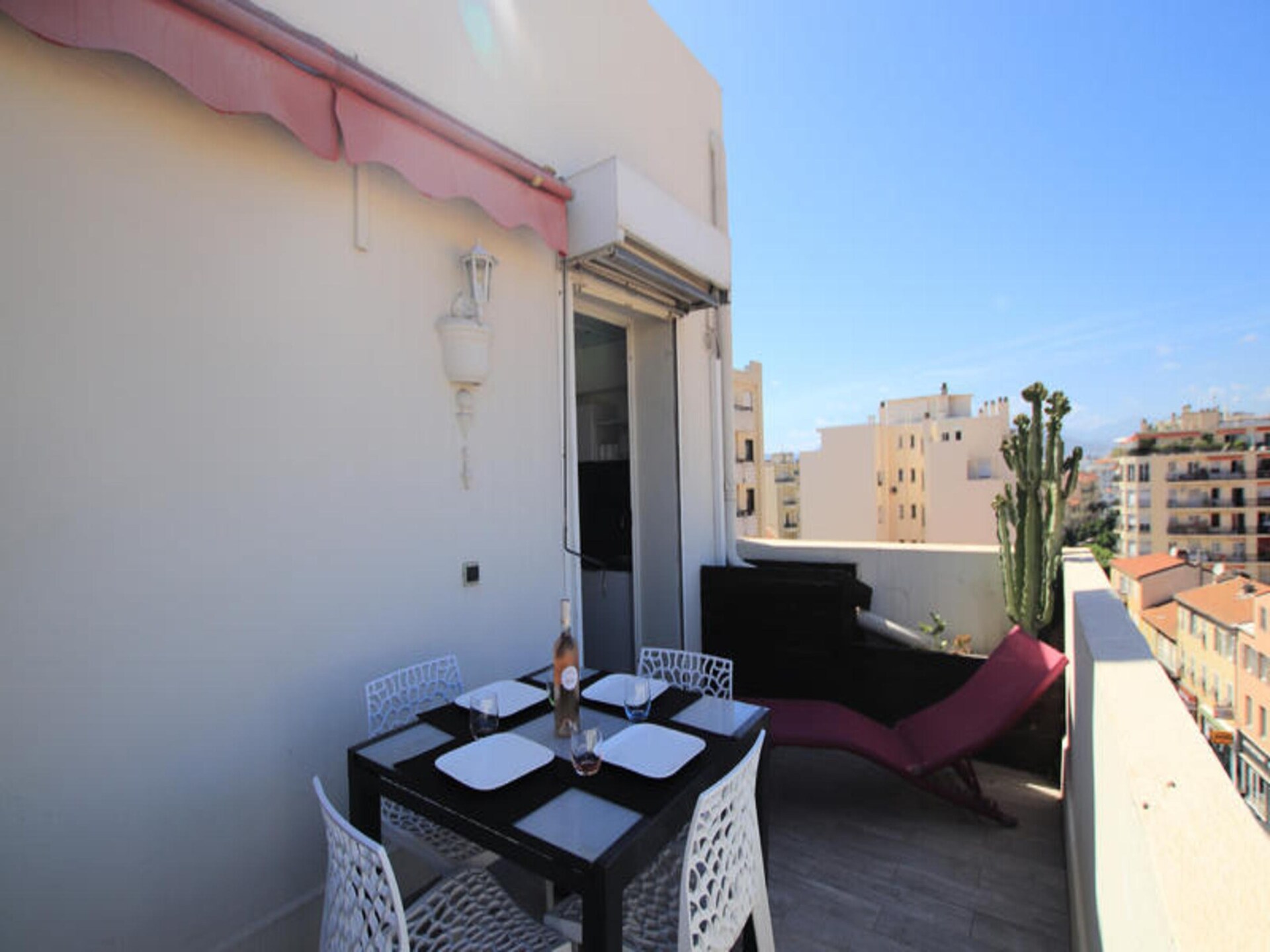 Gerenoveerd appartement op 100 meter van het strand met ruim terras in Nice - foto 25
