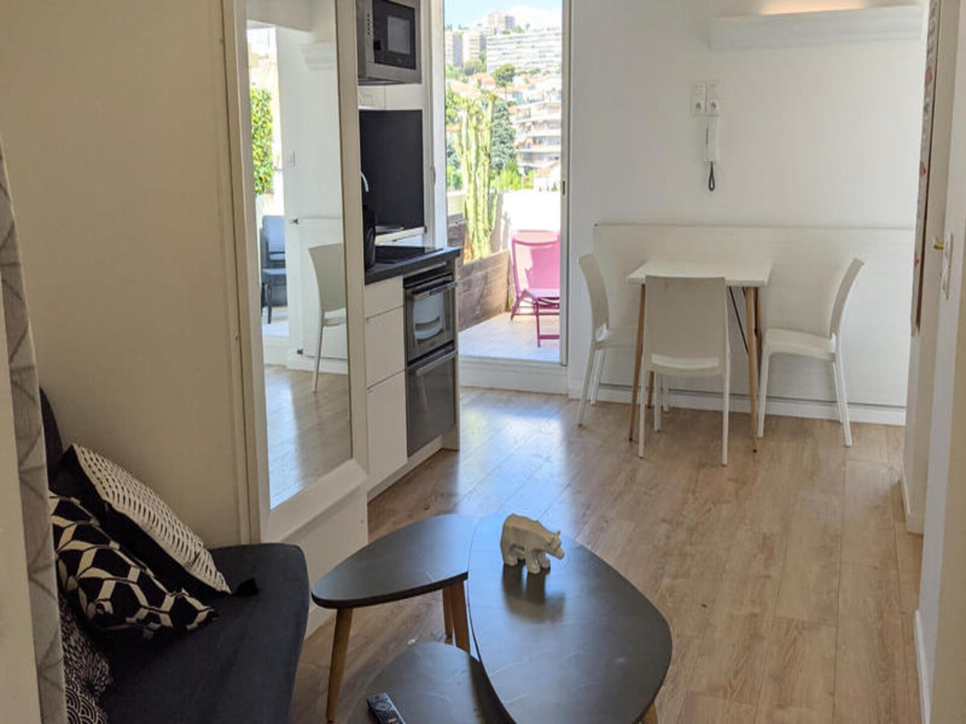 Gerenoveerd appartement op 100 meter van het strand met ruim terras in Nice - foto 26