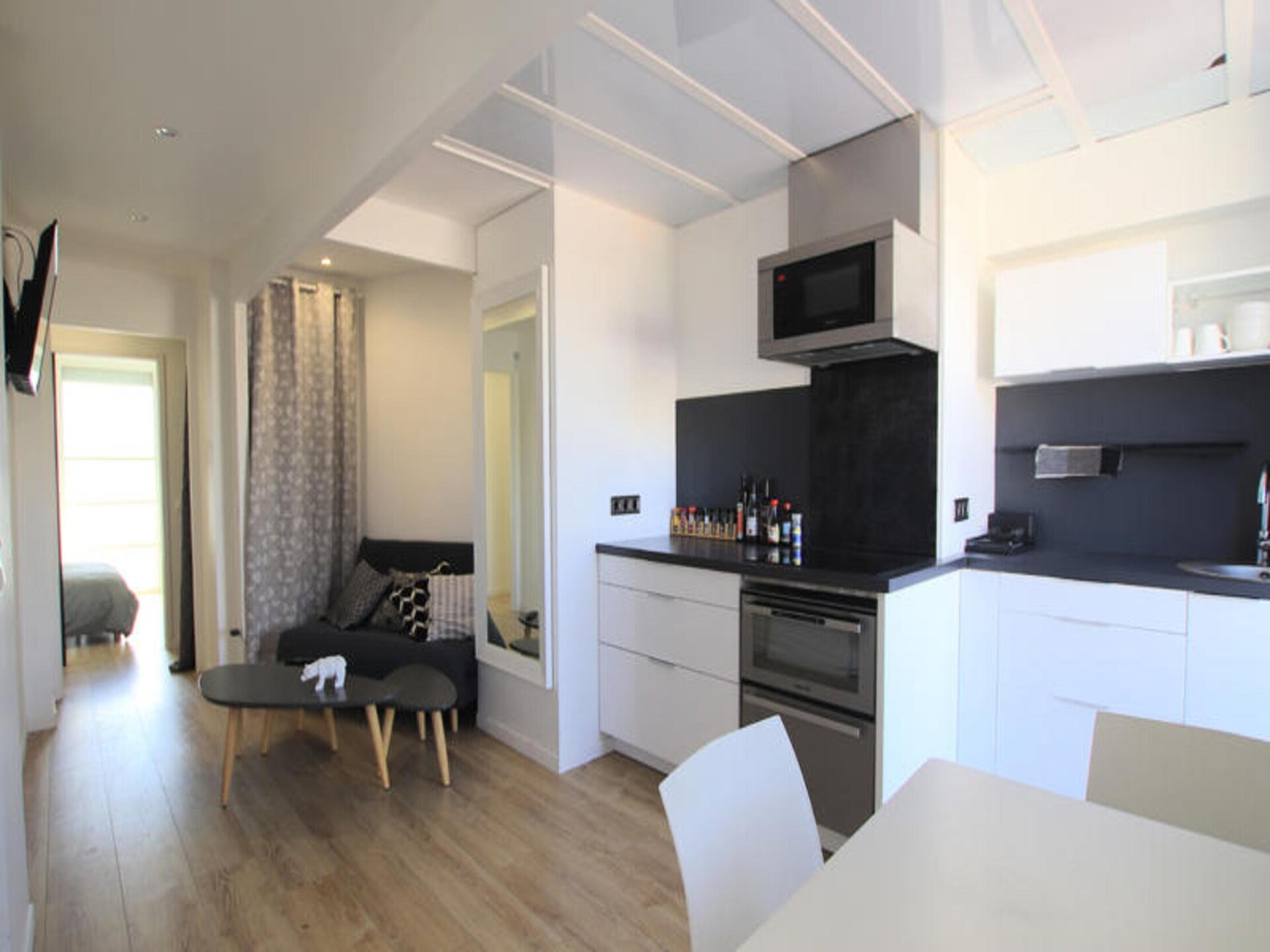 Gerenoveerd appartement op 100 meter van het strand met ruim terras in Nice - foto 23