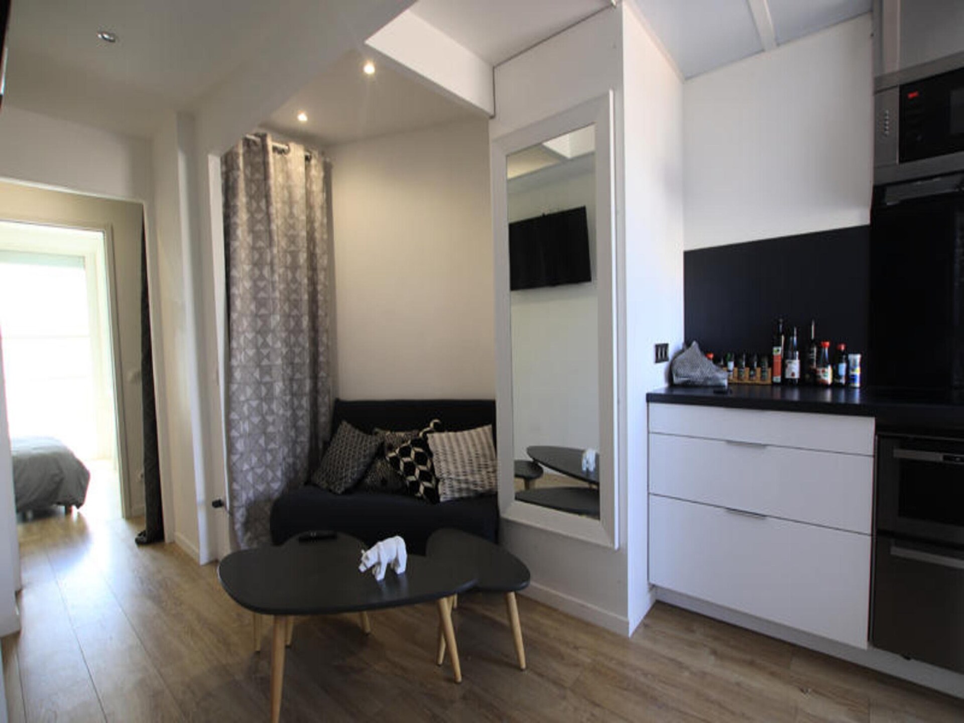 Gerenoveerd appartement op 100 meter van het strand met ruim terras in Nice - foto 29