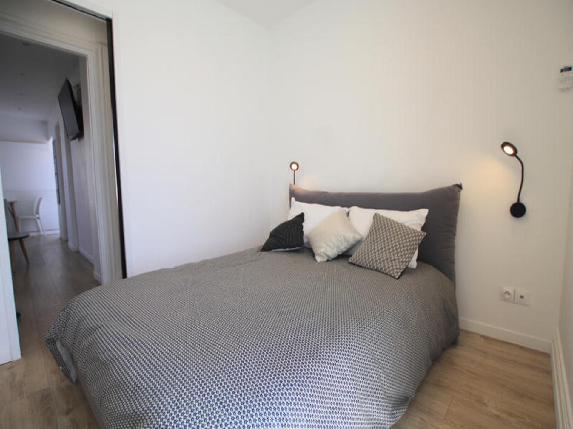 Gerenoveerd appartement op 100 meter van het strand met ruim terras in Nice - foto 30