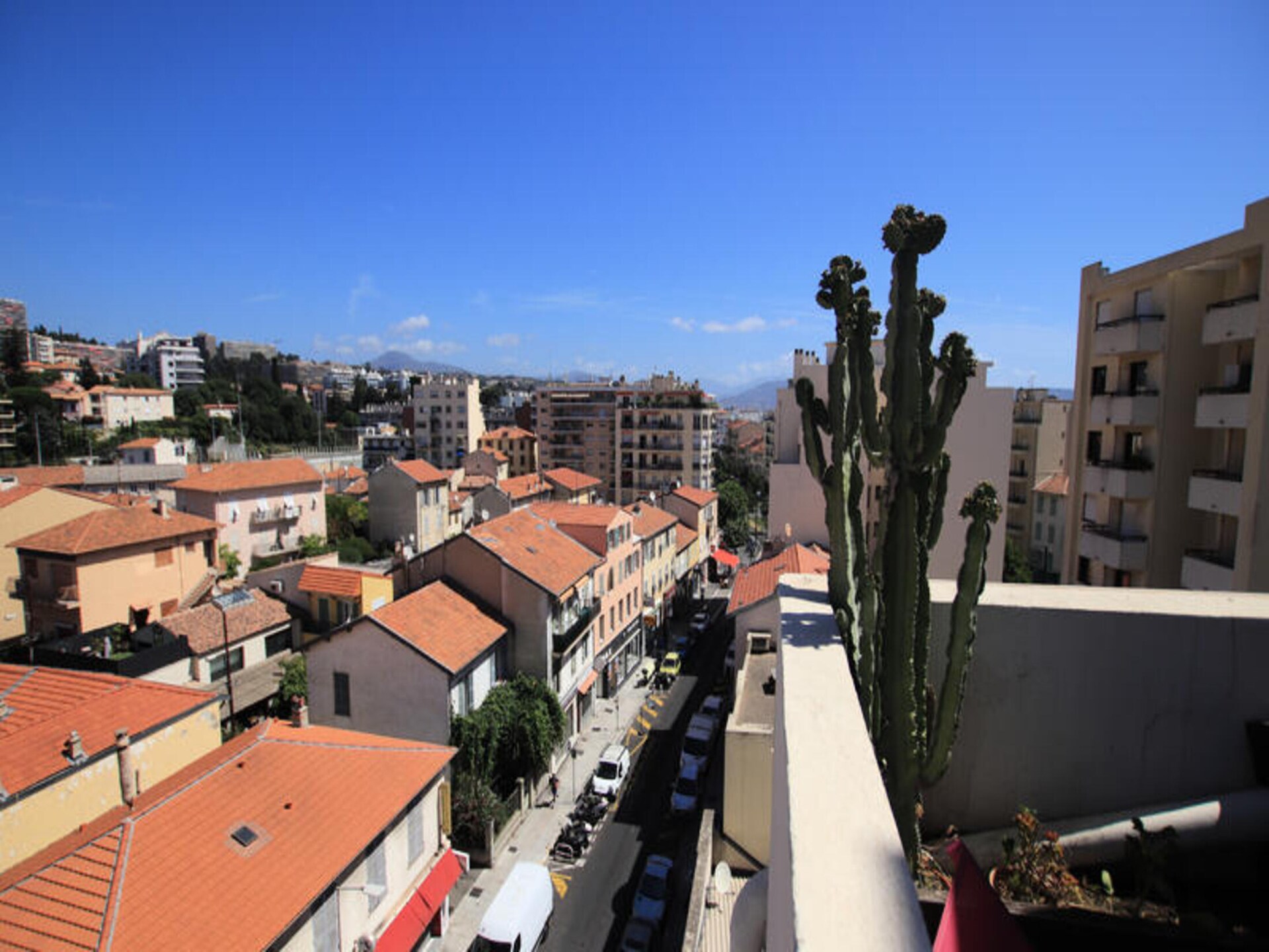 Gerenoveerd appartement op 100 meter van het strand met ruim terras in Nice - foto 7