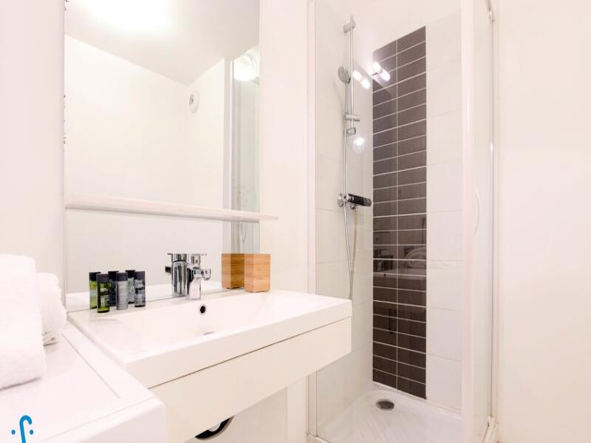 Modern appartement voor 4 personen met parkeerplaats, op loopafstand van Cité du Vin - foto 7