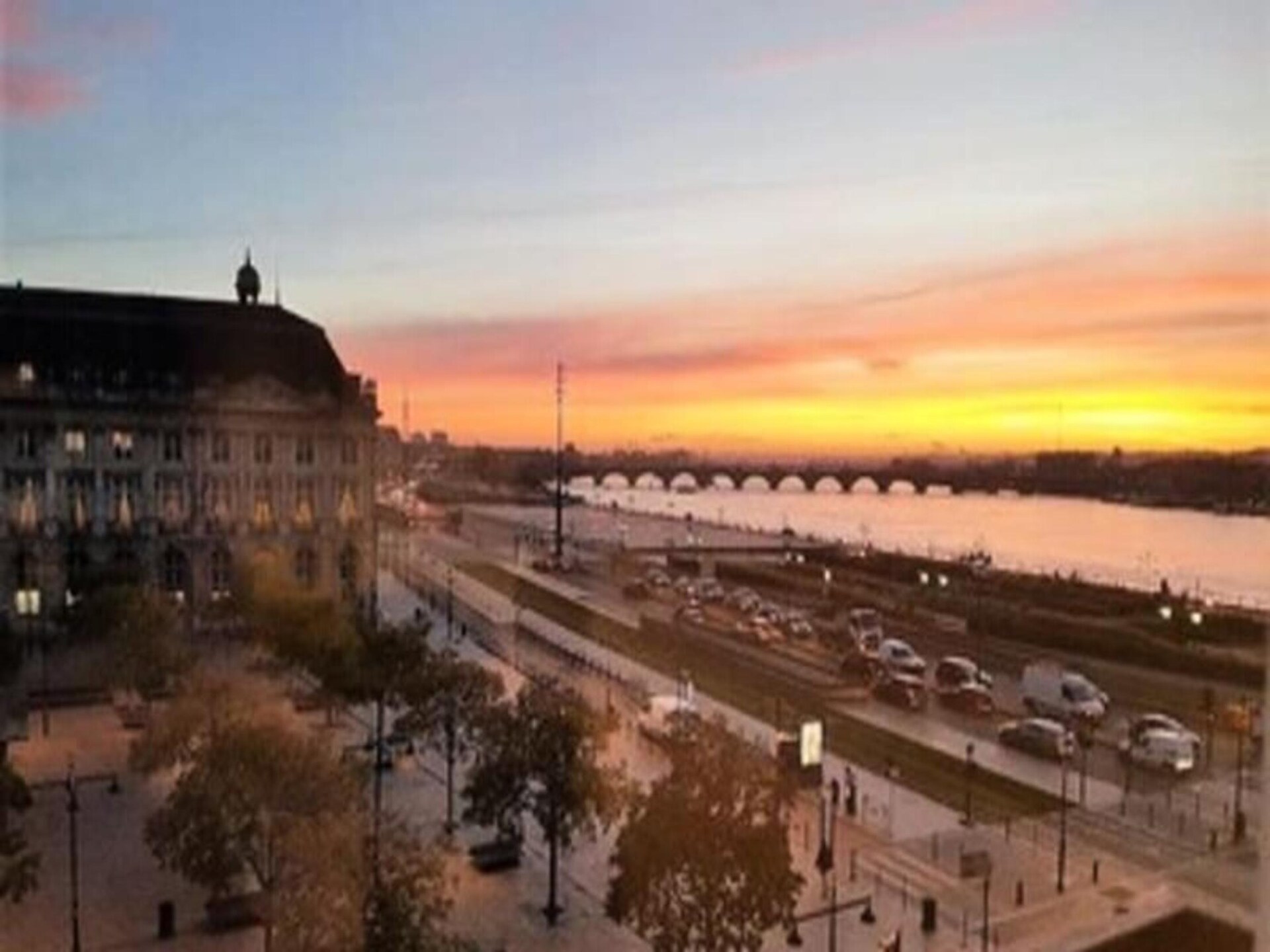 Luxe appartement met uitzicht op Place de la Bourse en de Garonne - foto 21