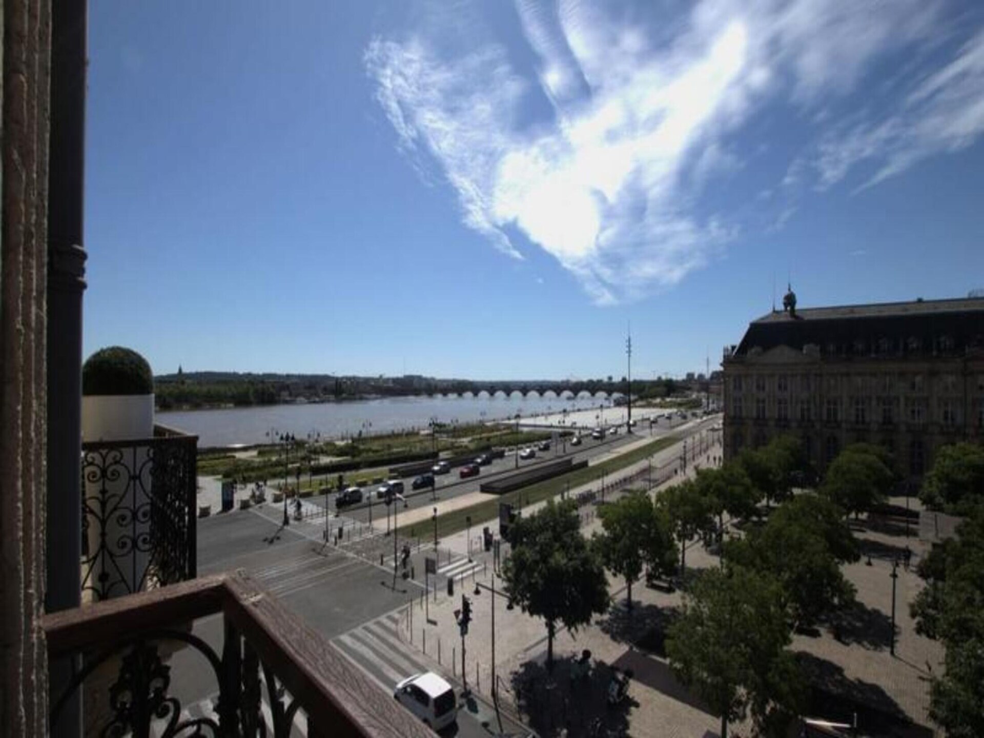 Luxe appartement met uitzicht op Place de la Bourse en de Garonne - foto 25