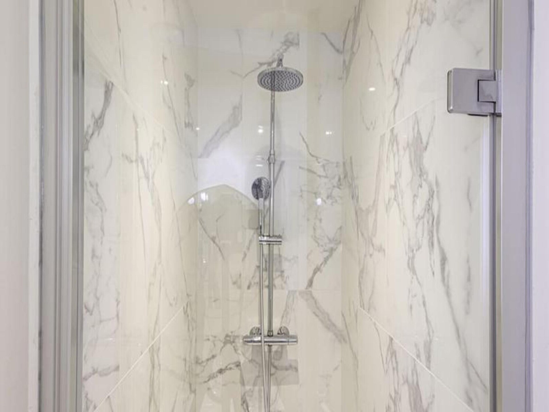 Gerenoveerd studio-appartement tegenover Gare Saint-Jean voor 2 personen - foto 16