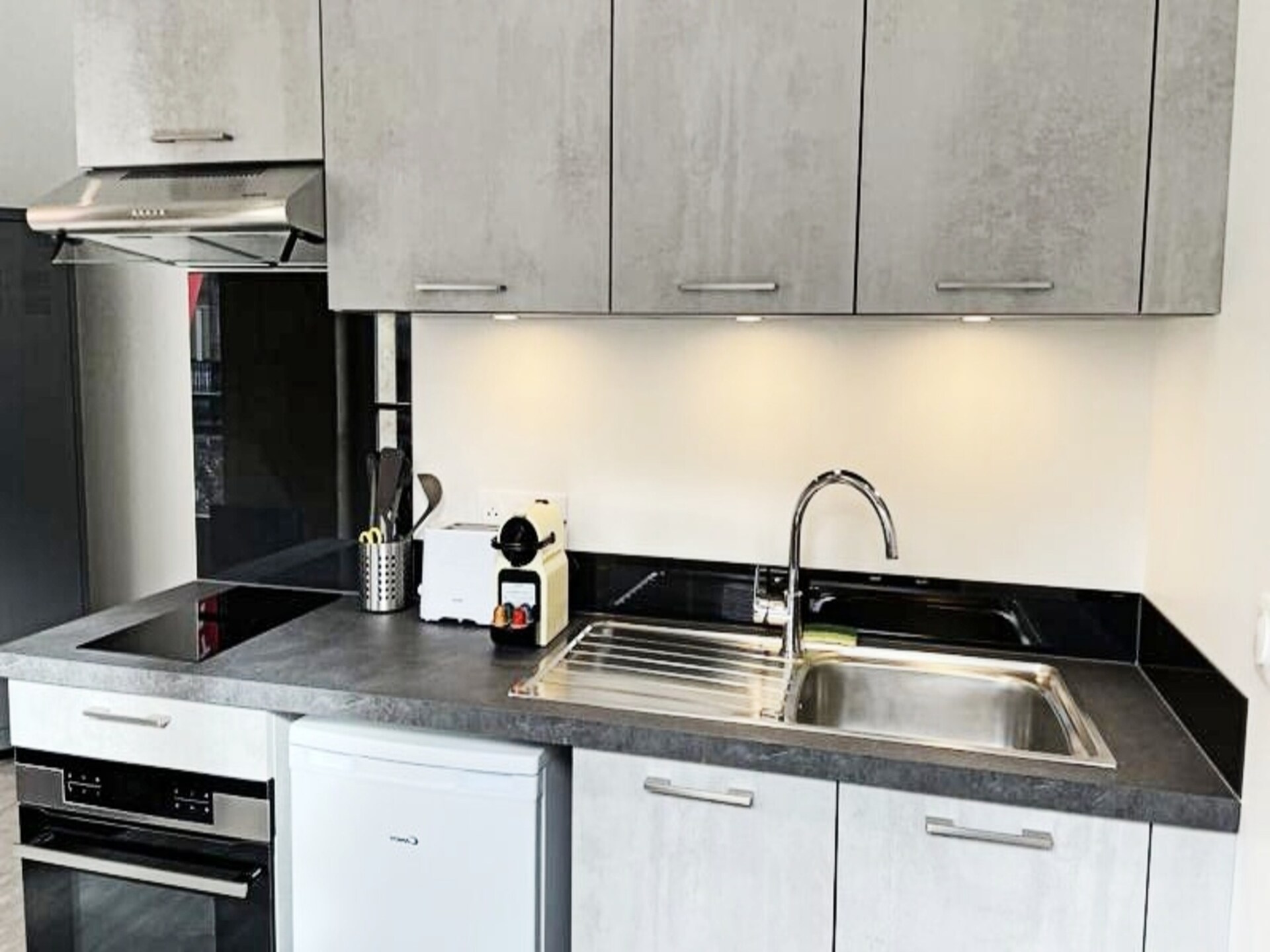 Sfeervol Bordeaux-appartement met airco en privéterras voor 2 personen - foto 1