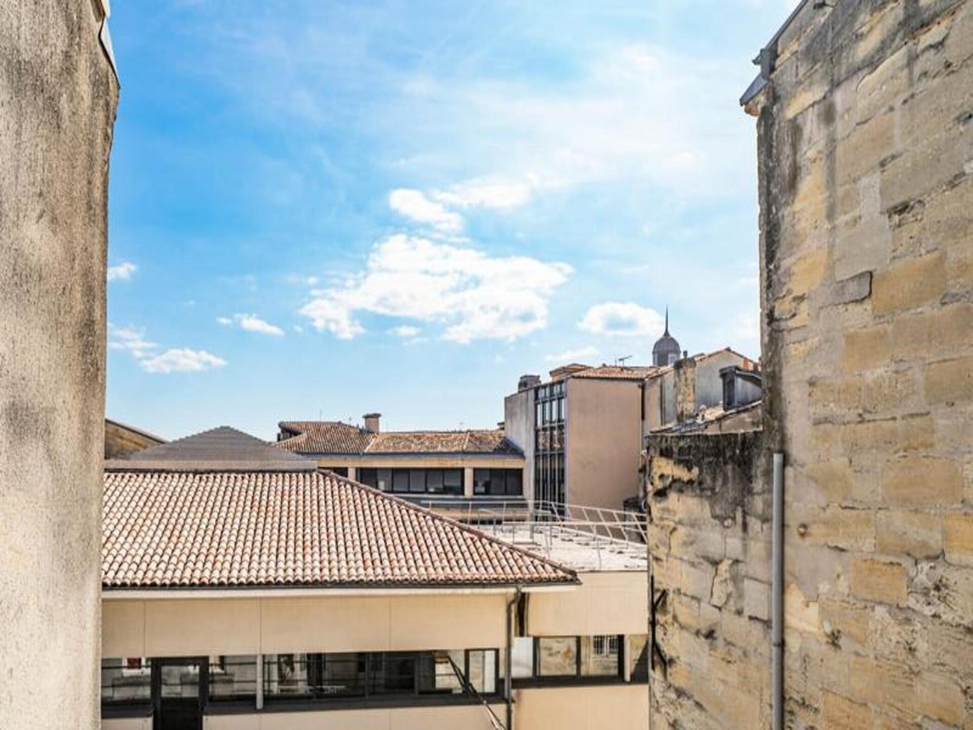 Ruim Duplex Appartement met 3 Slaapkamers en Rooftop Terras in Bordeaux - foto 17
