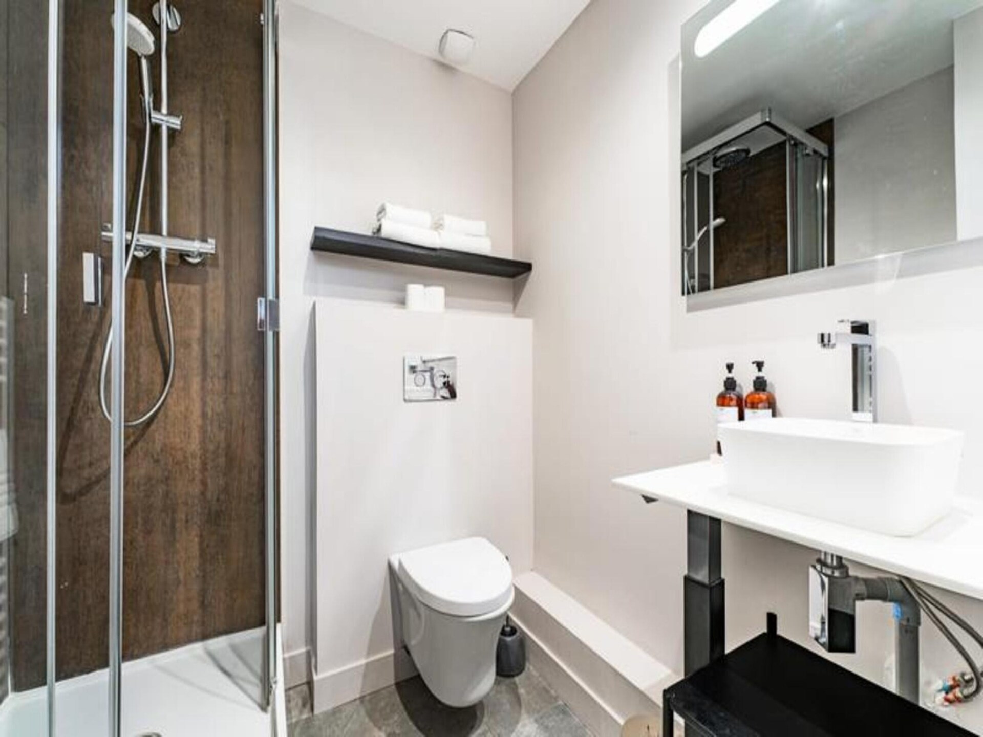 Ruim Duplex Appartement met 3 Slaapkamers en Rooftop Terras in Bordeaux - foto 8