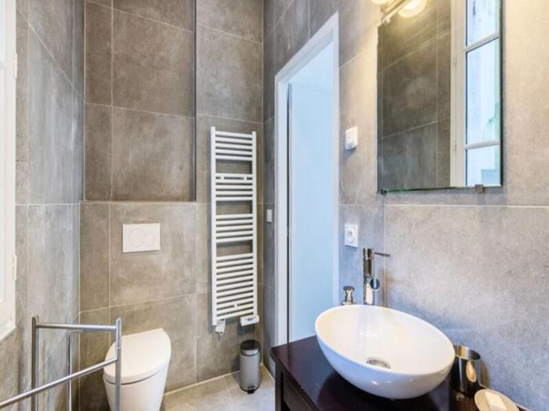 Stijlvol appartement in het hart van Bordeaux, vlakbij Place des Grands Hommes - foto 17