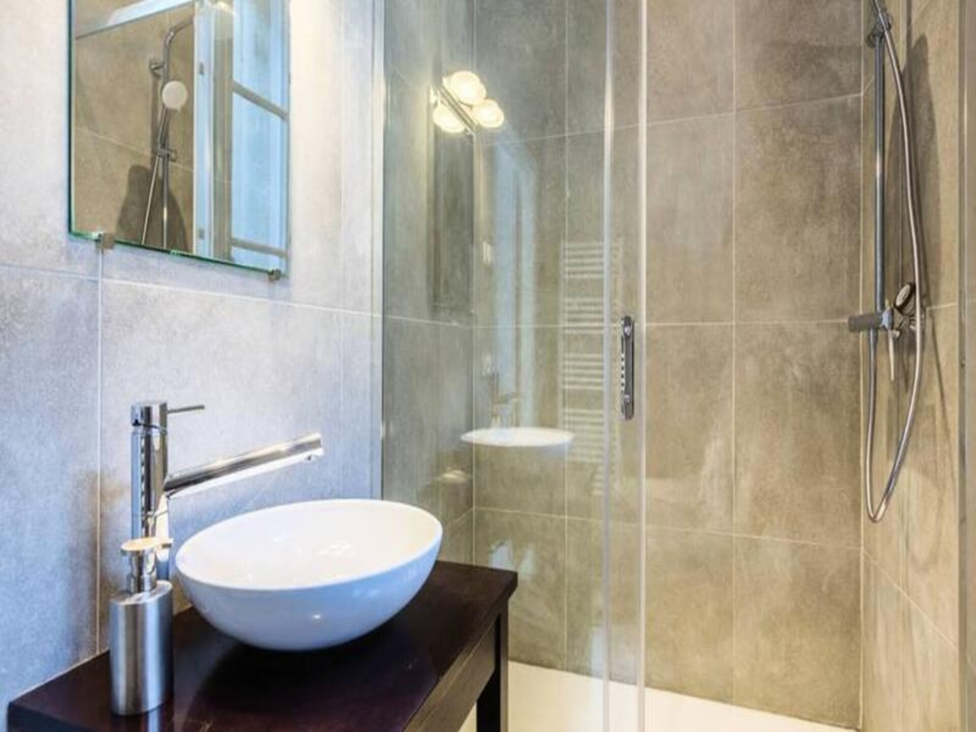 Stijlvol appartement in het hart van Bordeaux, vlakbij Place des Grands Hommes - foto 35