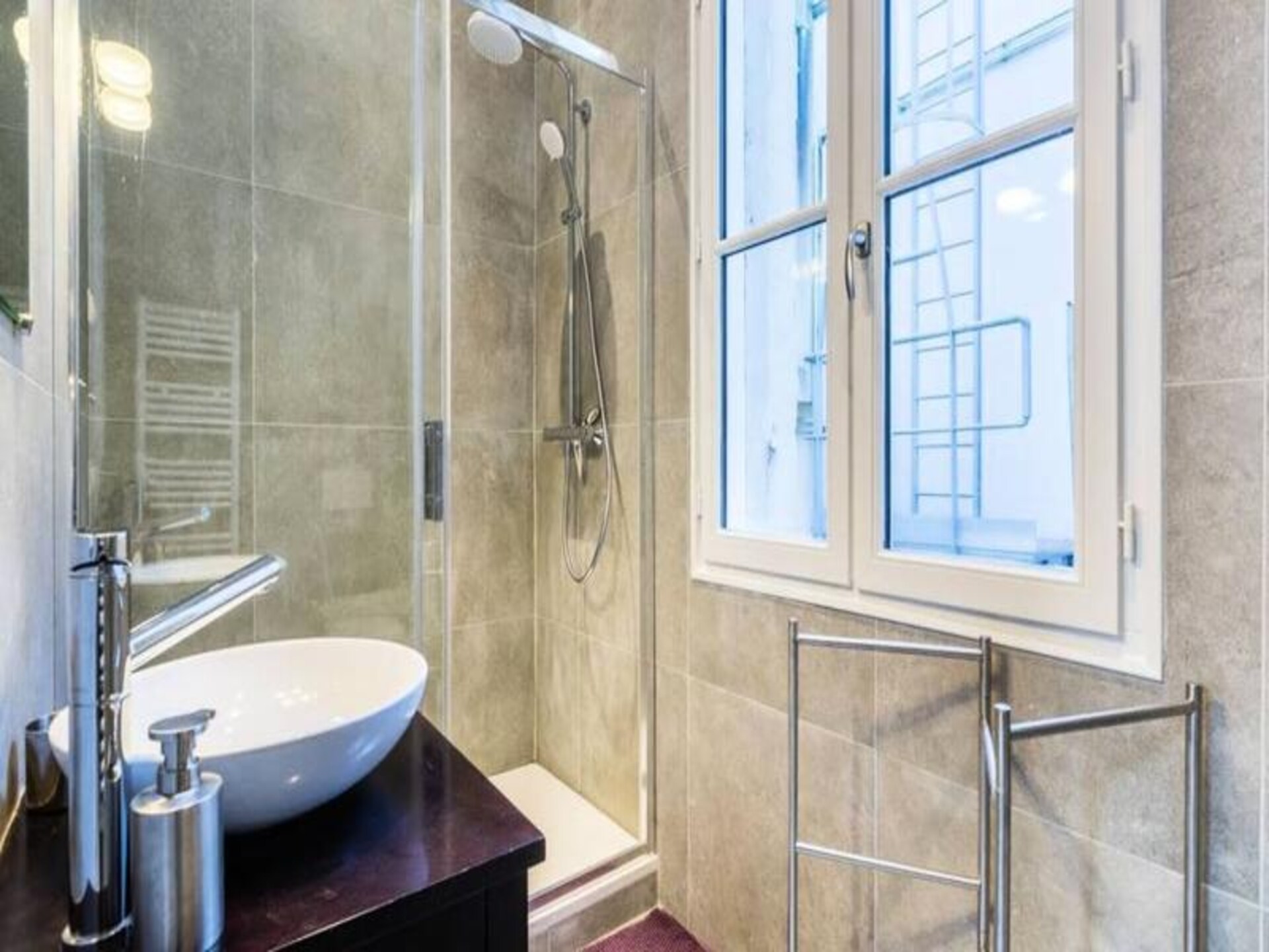 Stijlvol appartement in het hart van Bordeaux, vlakbij Place des Grands Hommes - foto 37