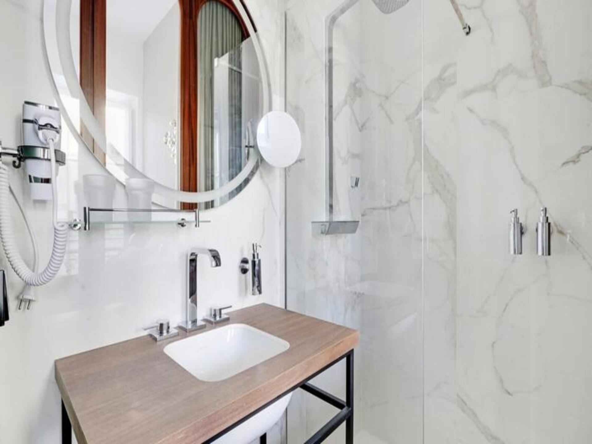 Suite Aviau: Elegant verblijf in hartje Bordeaux met uitzicht op iconische straat - foto 20