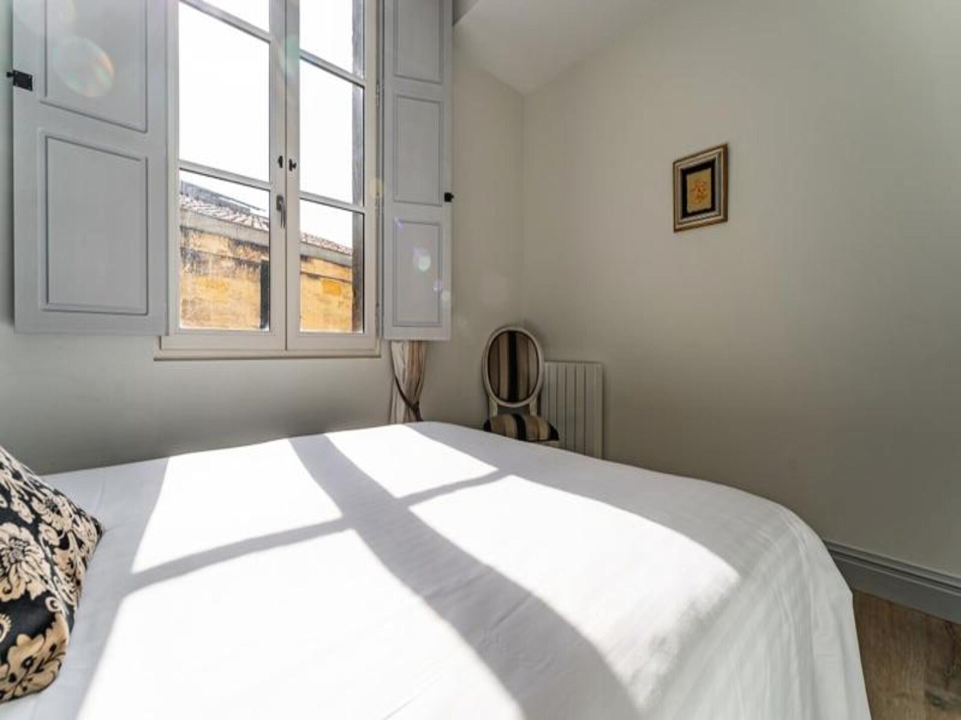 Stijlvol appartement met balkon in historisch Saint-Michel, Bordeaux - foto 11