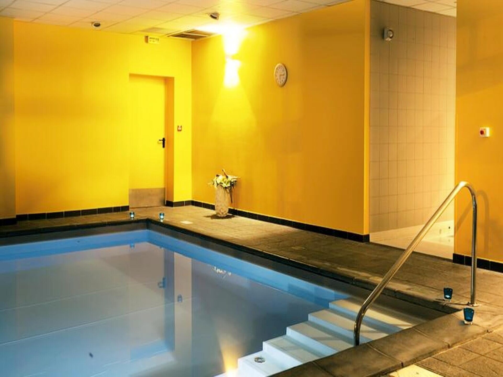 Knusse studio voor 2 bij Toulouse met zwembad, sauna & fitness - foto 21