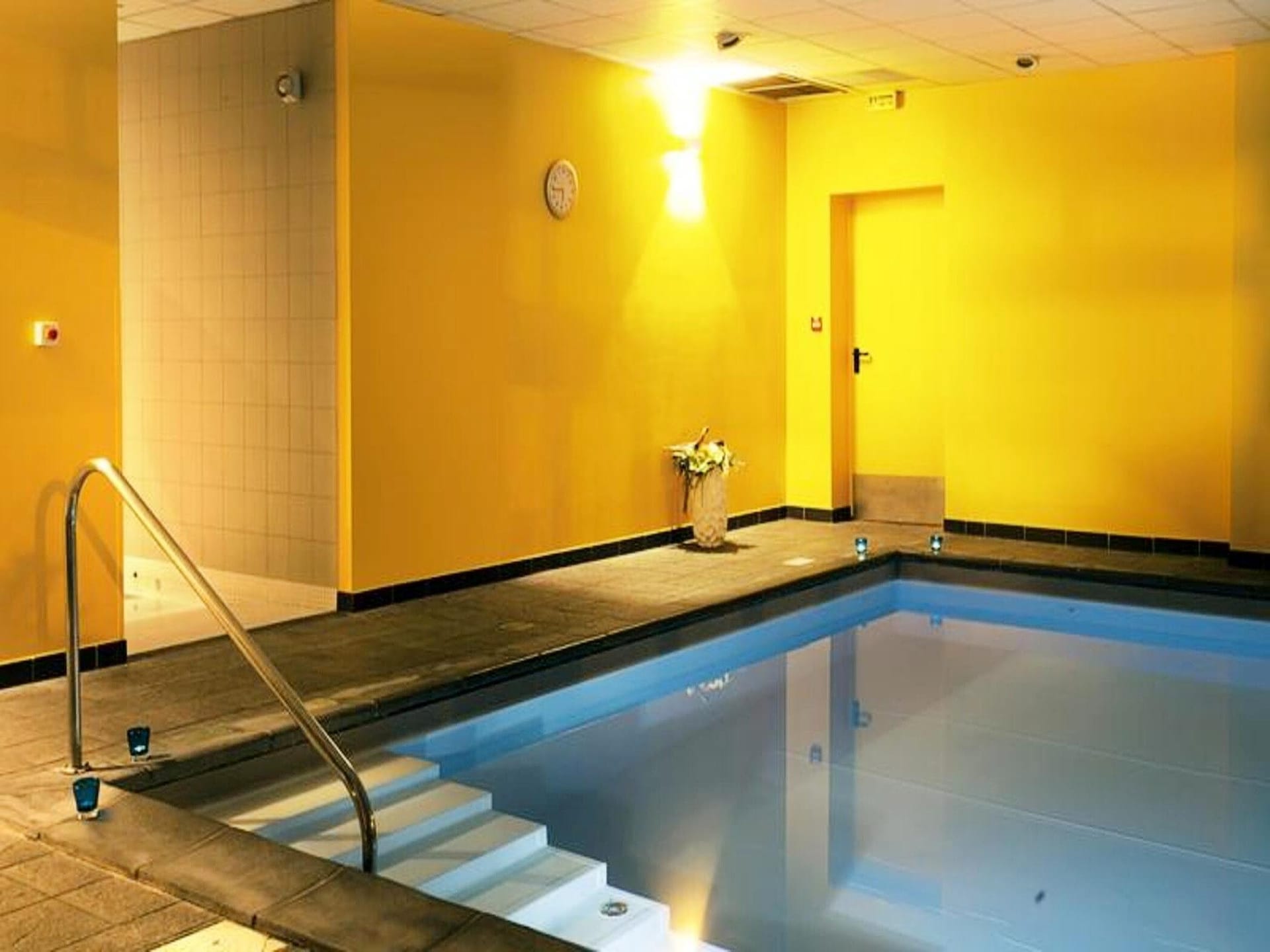 Knusse studio voor 2 bij Toulouse met zwembad, sauna & fitness - foto 32