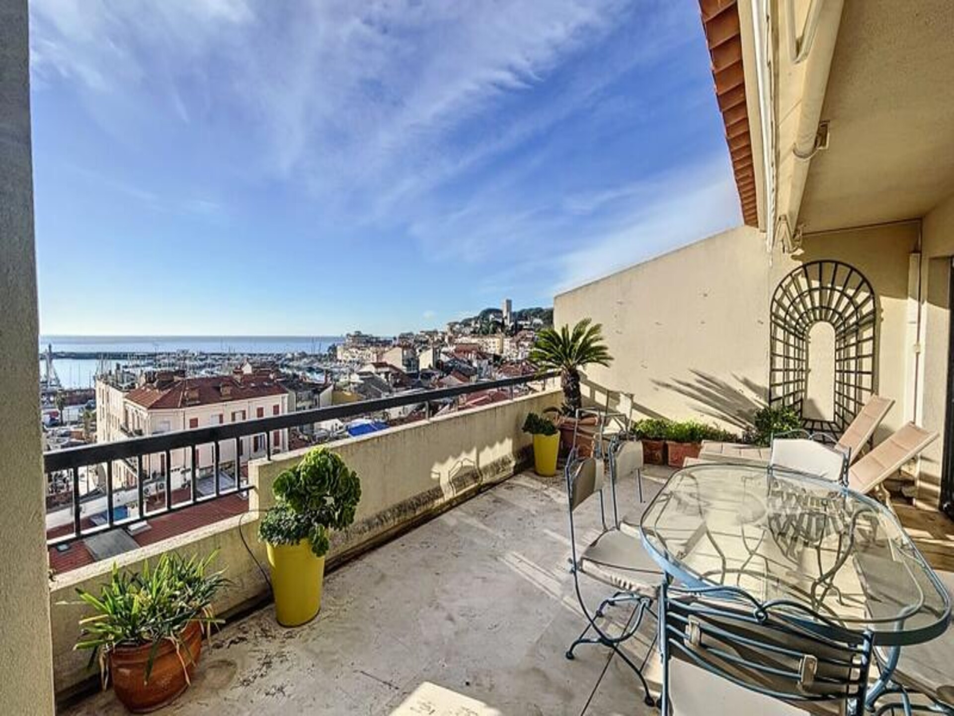 Panoramisch Zeezicht Appartement met 50m² Dakterras in het Hart van Cannes - foto 20