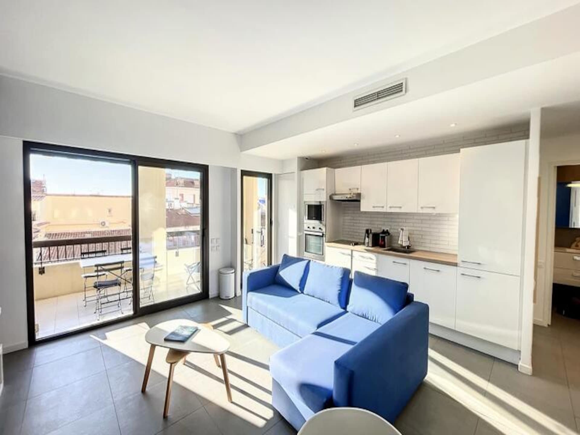Stijlvol appartement met terras in hartje Cannes, vlakbij Palais en strand - foto 2