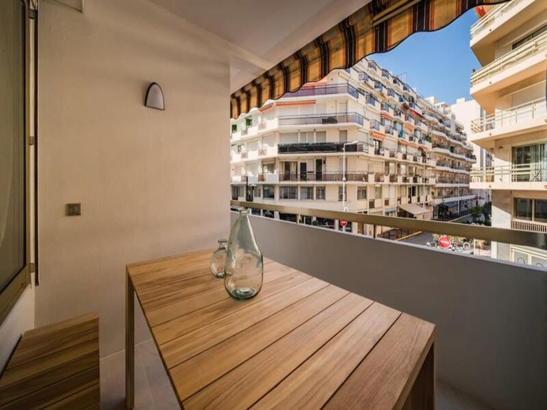 Prachtig gerenoveerd 4-kamerappartement met terras en zicht op het Carlton - foto 7