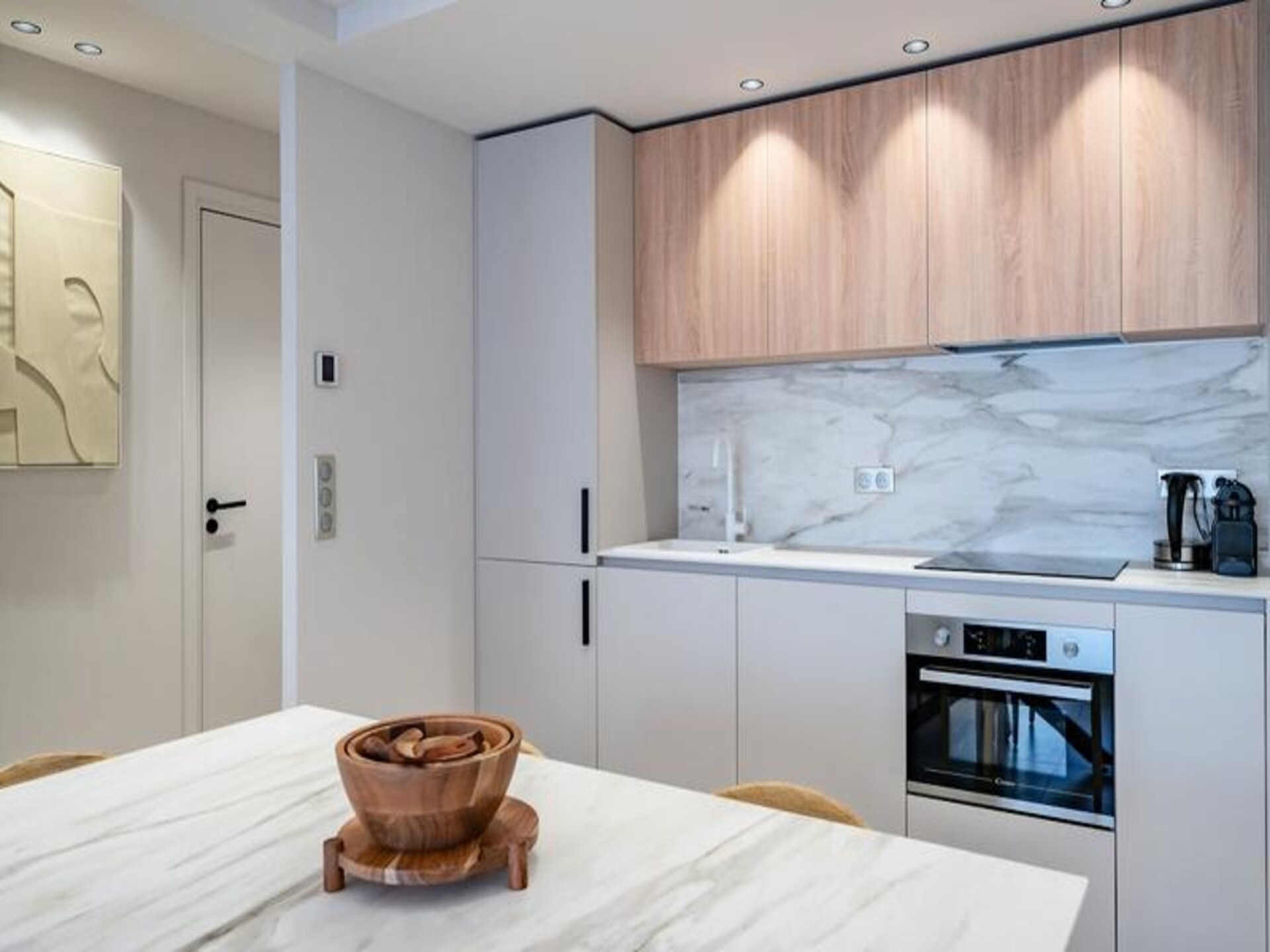 Prachtig gerenoveerd 4-kamerappartement met terras en zicht op het Carlton - foto 10